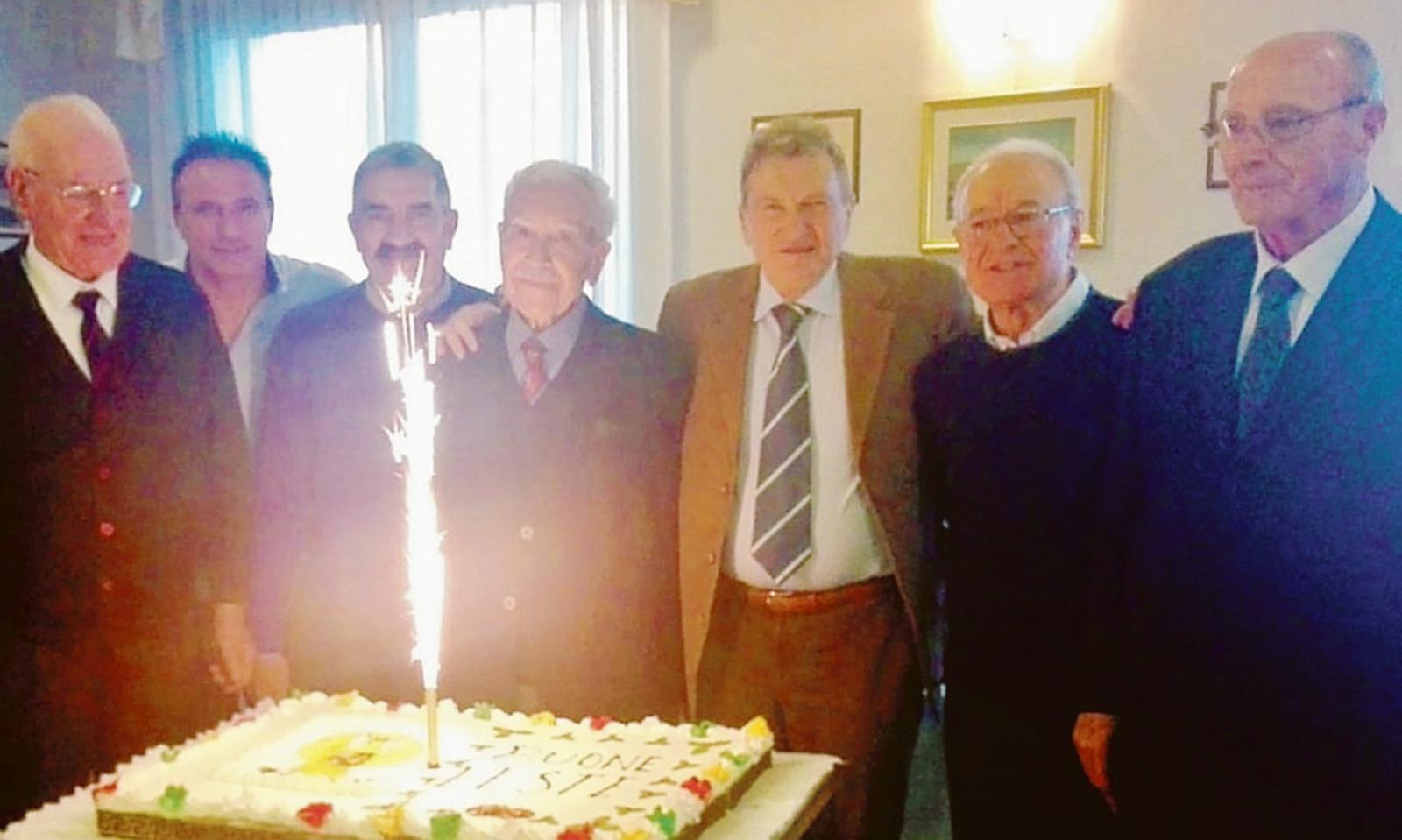 La polizia fa il brindisi di Natale