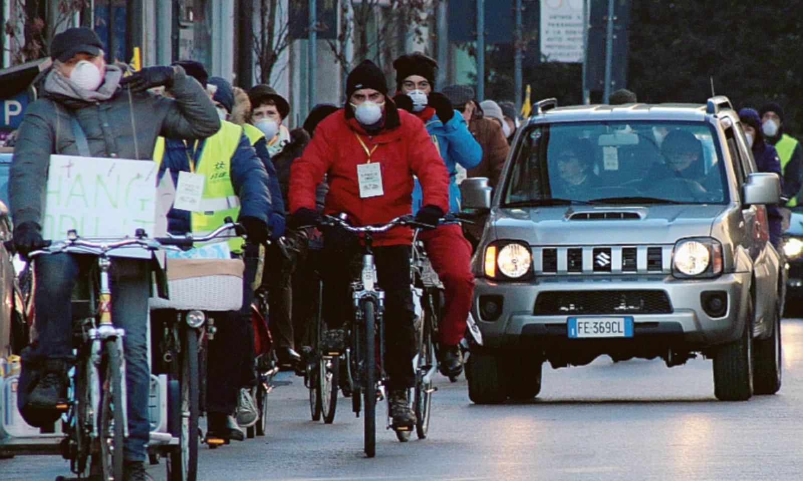 Smog alle stelle, vicino il blocco