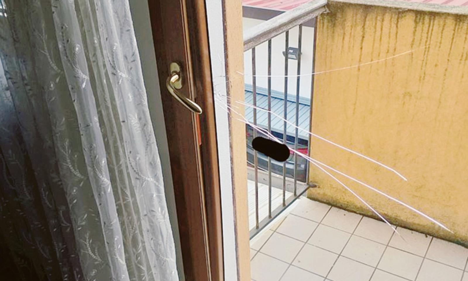 Ladri in azione mentre sta dormendo