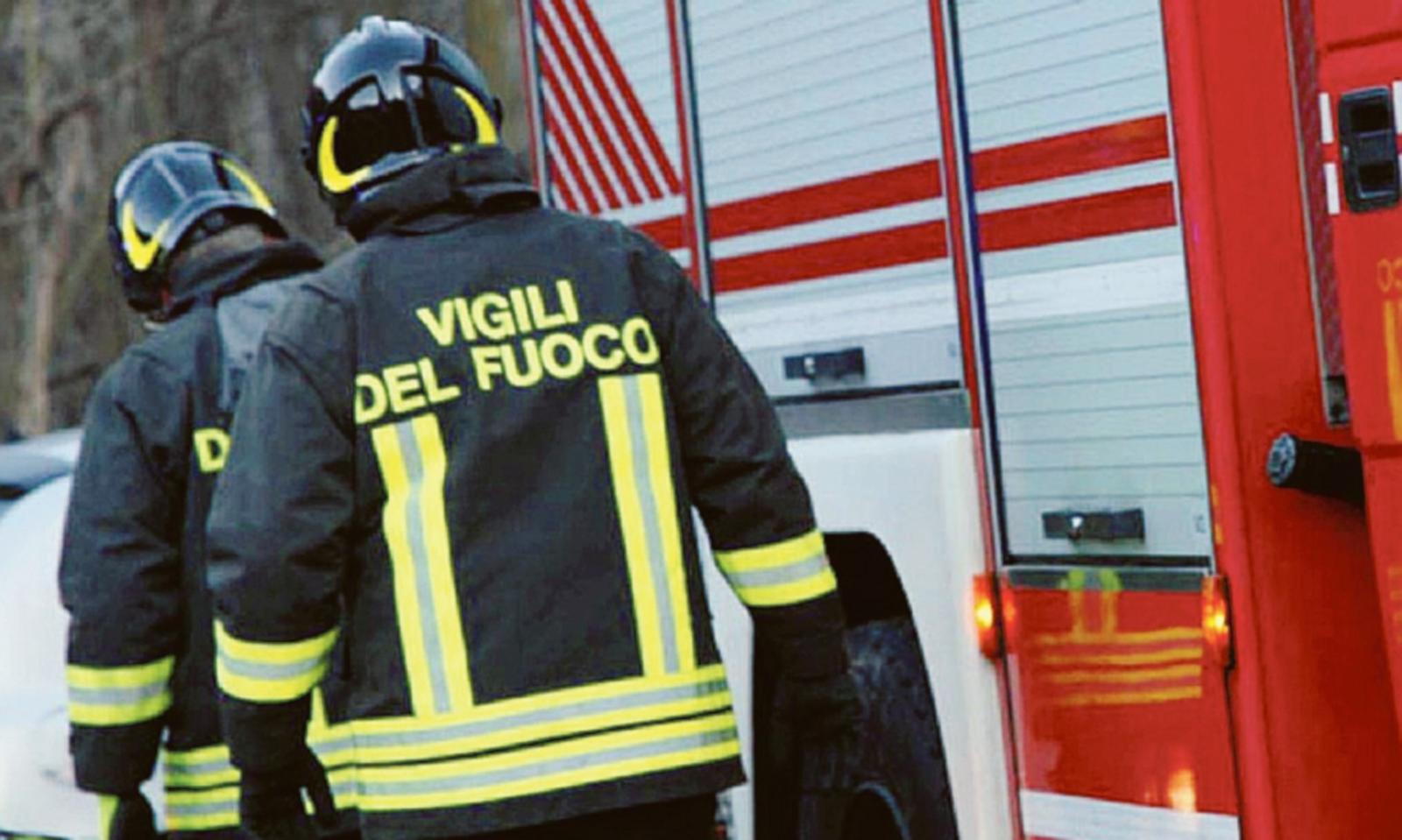 Scoppia un incendio, morti una donna e tre bambini
