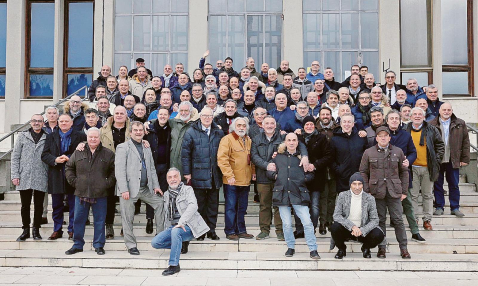 &ldquo;Da qui sono passati i migliori finanzieri d&rsquo;Italia&rdquo;: 150 allievi ancora insieme 35 anni dopo il corso