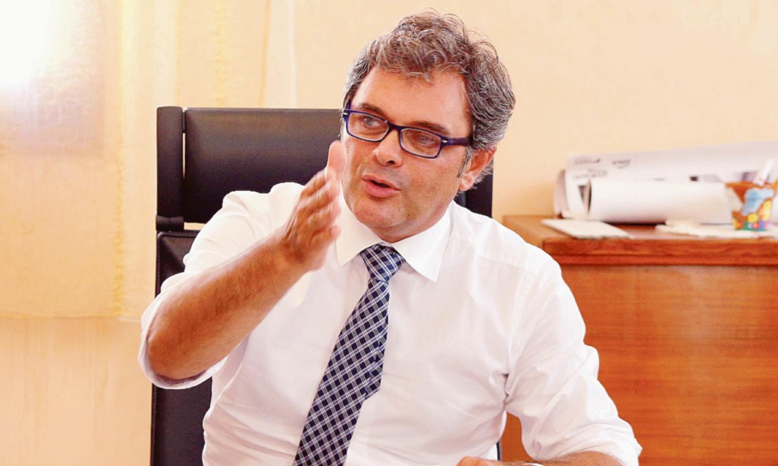 Sindaco: comandante in discussione