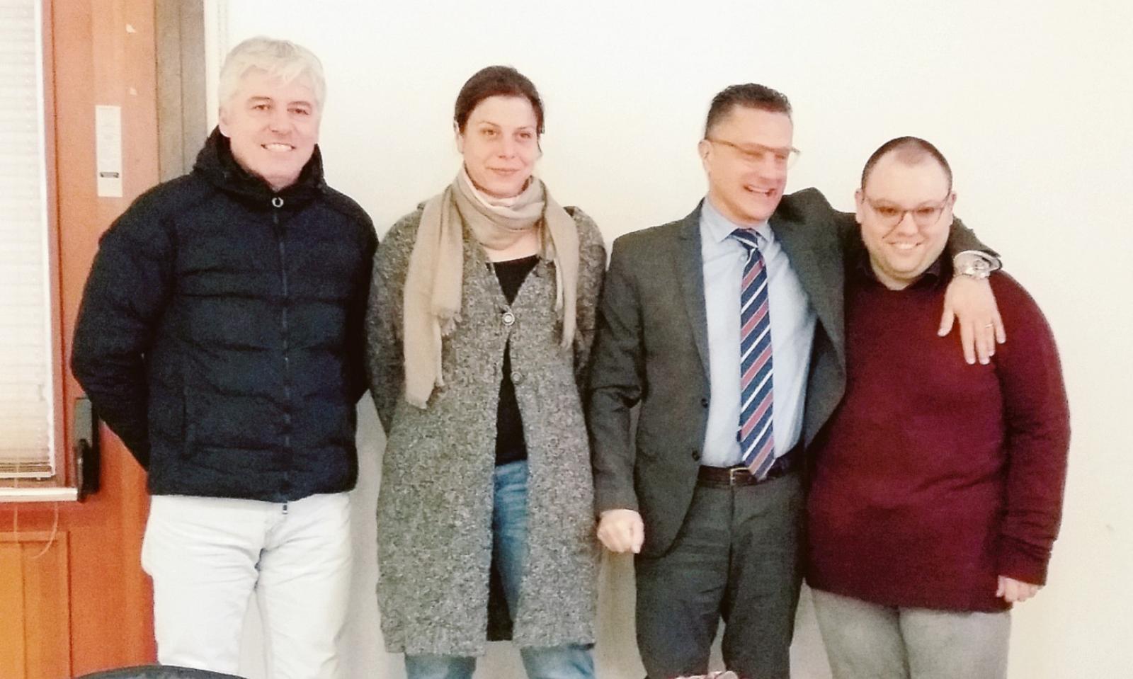 &ldquo;19 mesi di annunci, pochi fatti&rdquo;