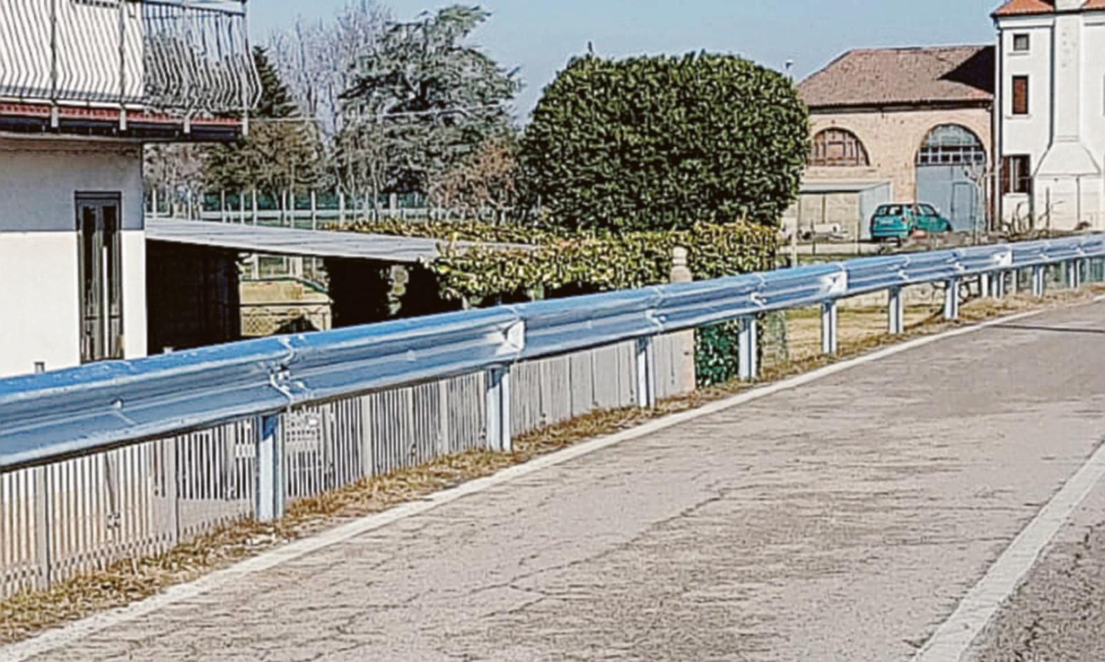 Installati nuovi guard rail per la sicurezza stradale