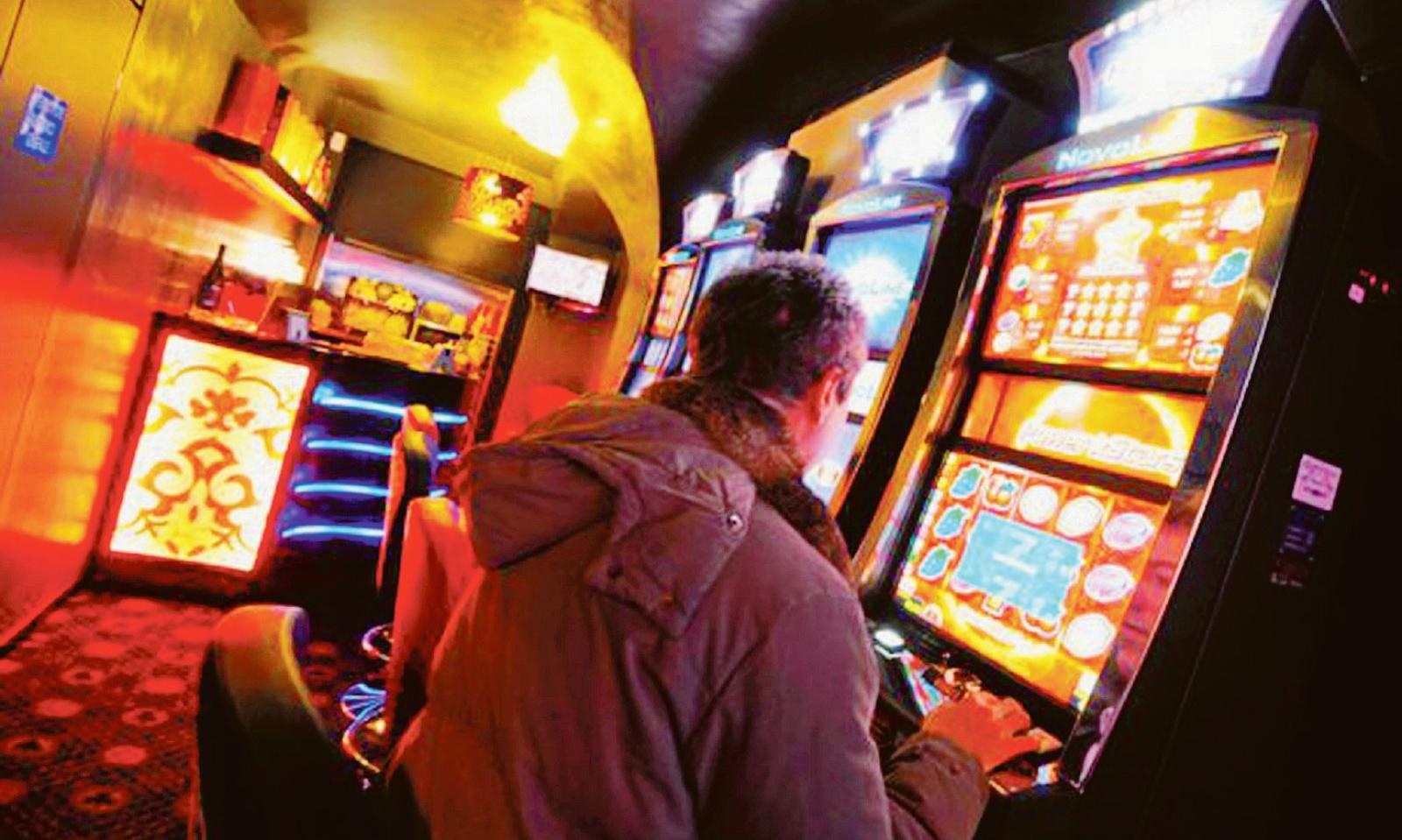 Slot e videolottery: stop al rinnovo delle concessioni di suolo pubblico 