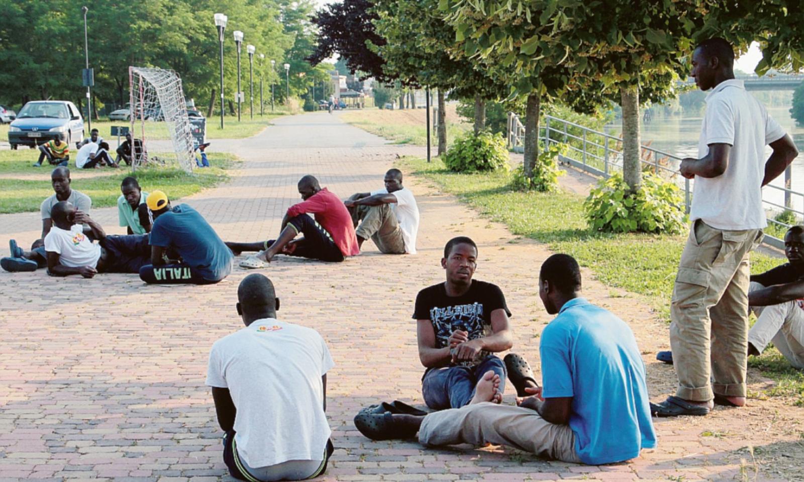 Taglio netto al business dei profughi