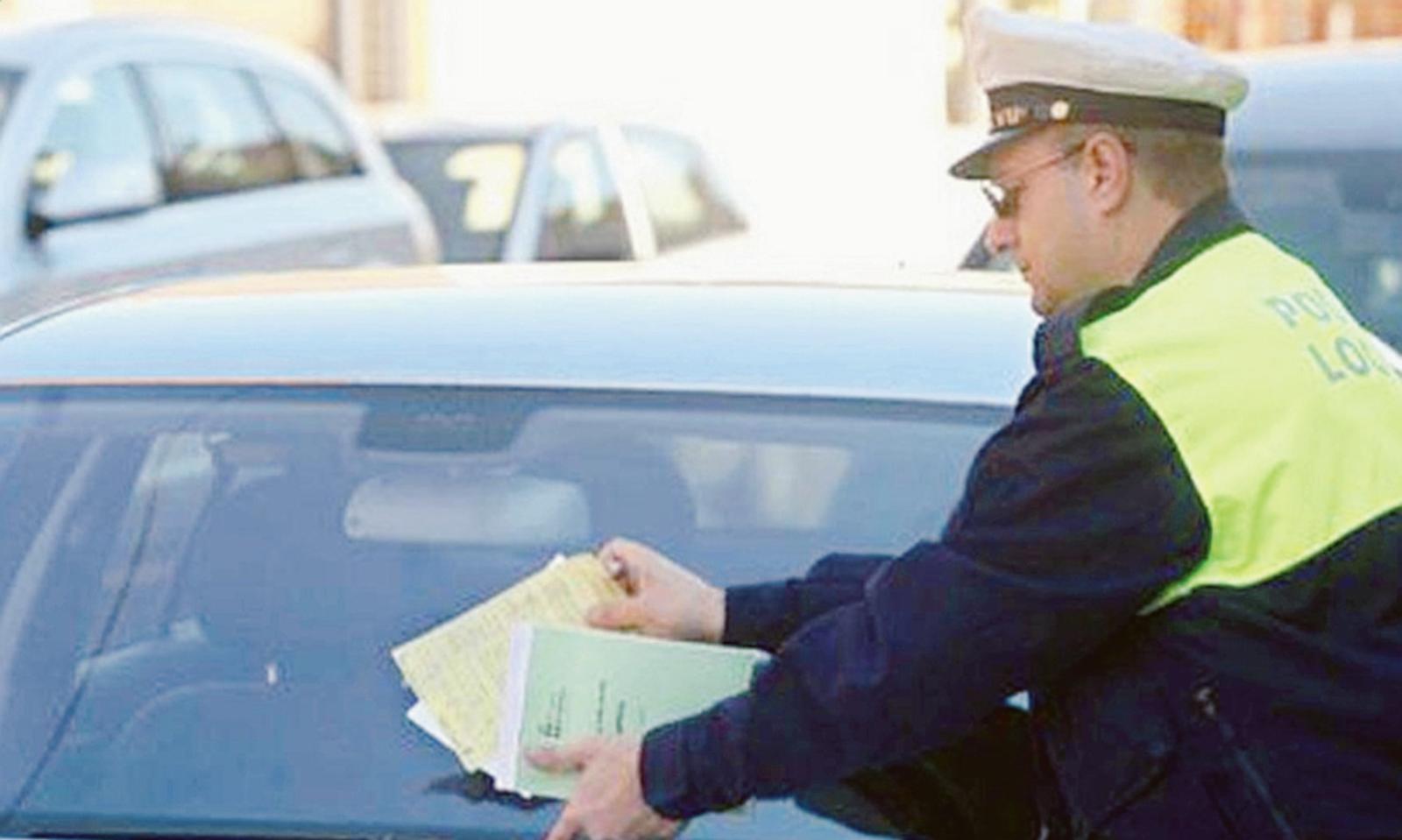 Multe a casa, 300mila euro solo per spedirle