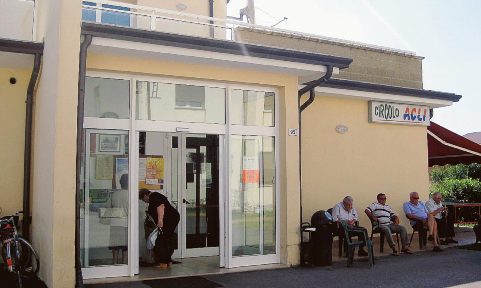 Don Mario: &ldquo;Via le slot dal bar&rdquo;