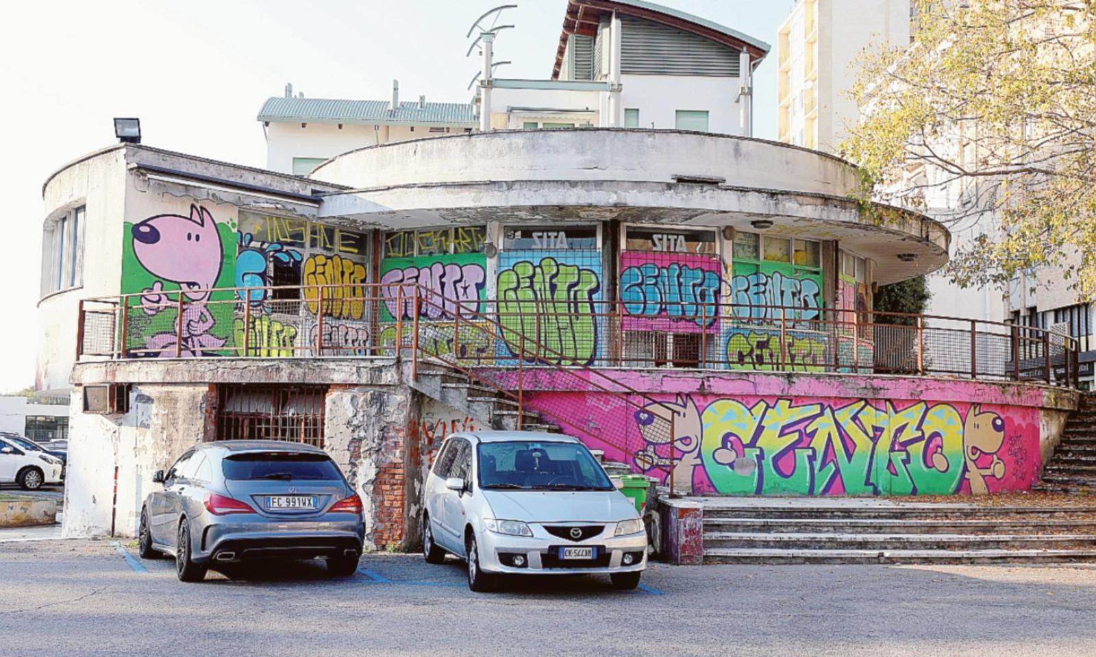 Abbandonata da 17 anni