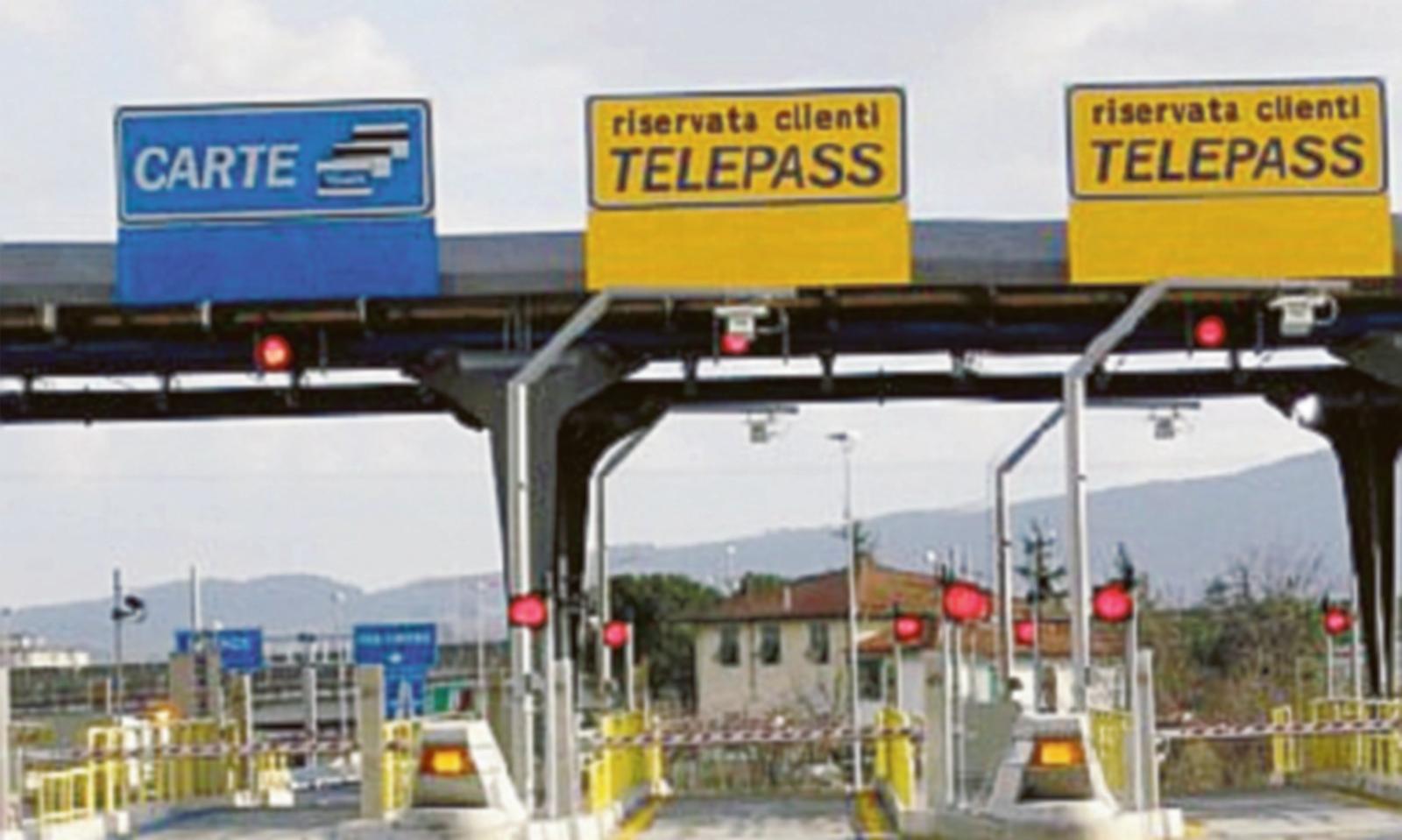 Non paga il pedaggio in A13: 48enne finisce a processo