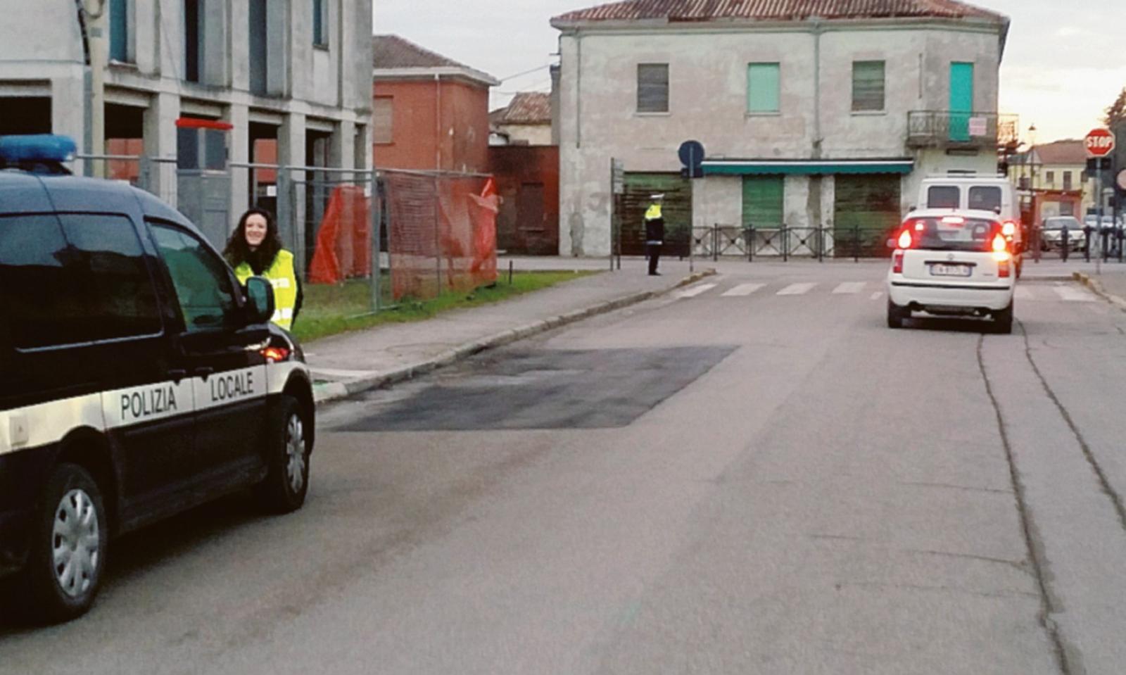 Via Fiume chiusa anche ai pedoni