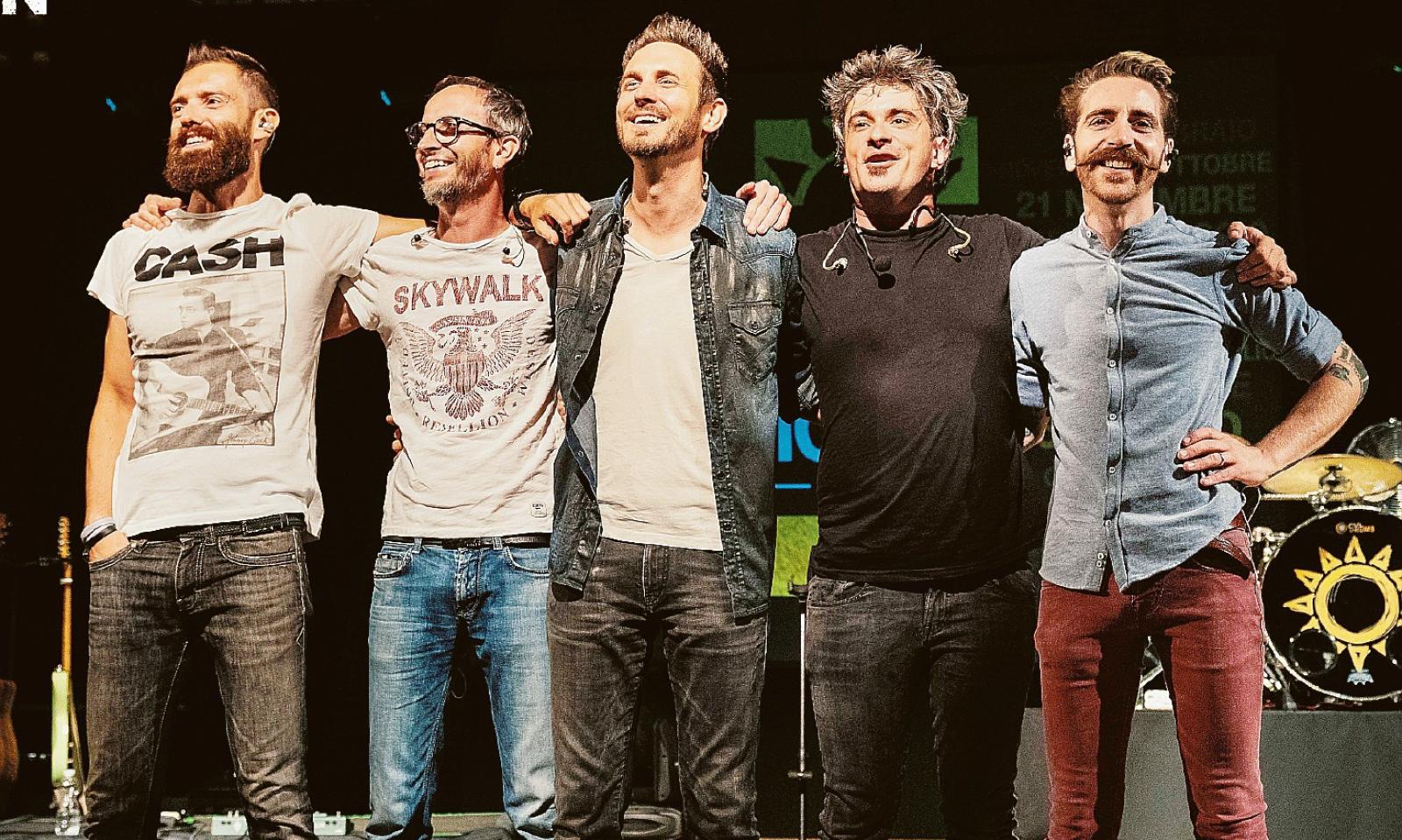 Il rock benedice il tempio in India