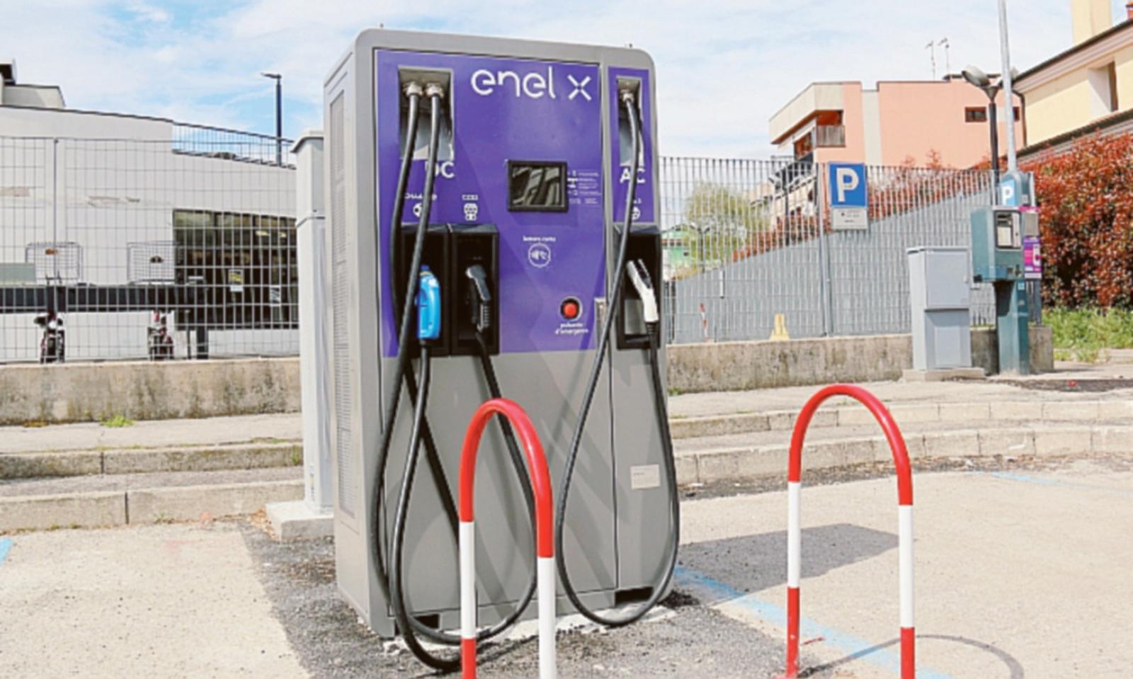 Installate le colonnine per le auto elettriche