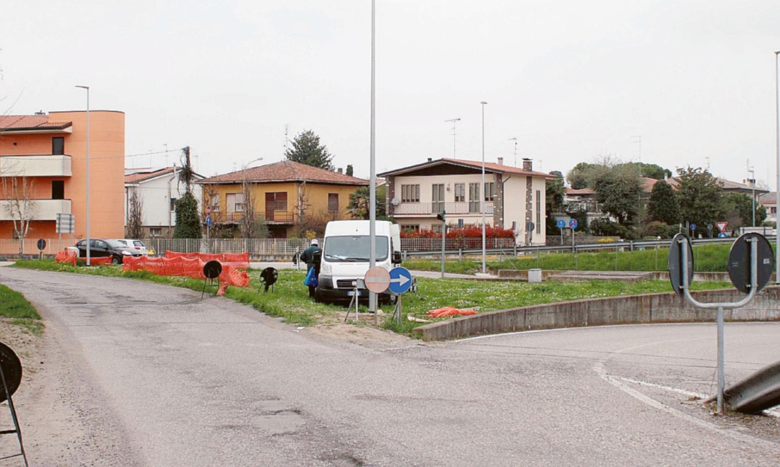 &ldquo;Troppi pericoli, finite la strada&rdquo;