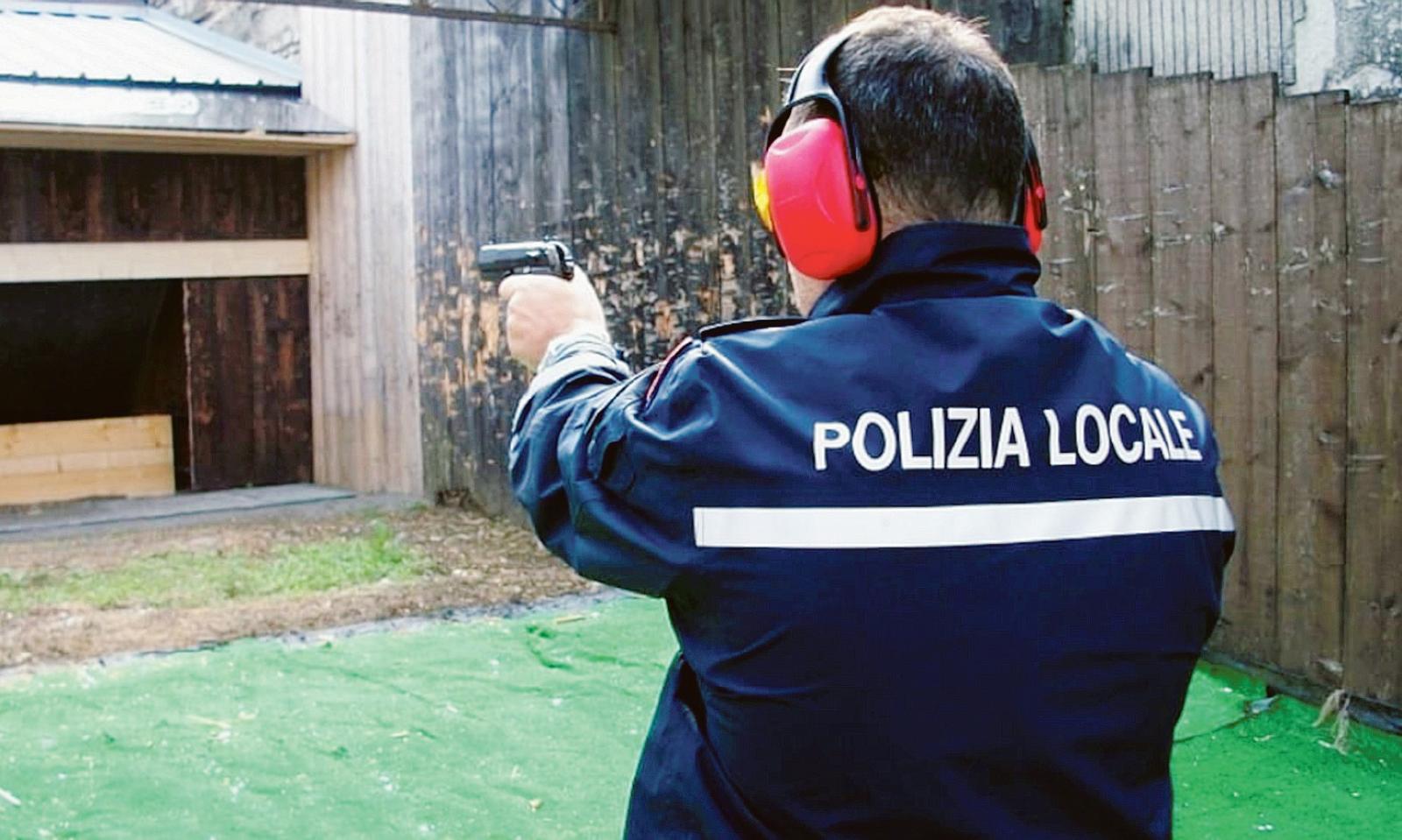 Tre candidati sindaco dicono no alle pistole ai vigili