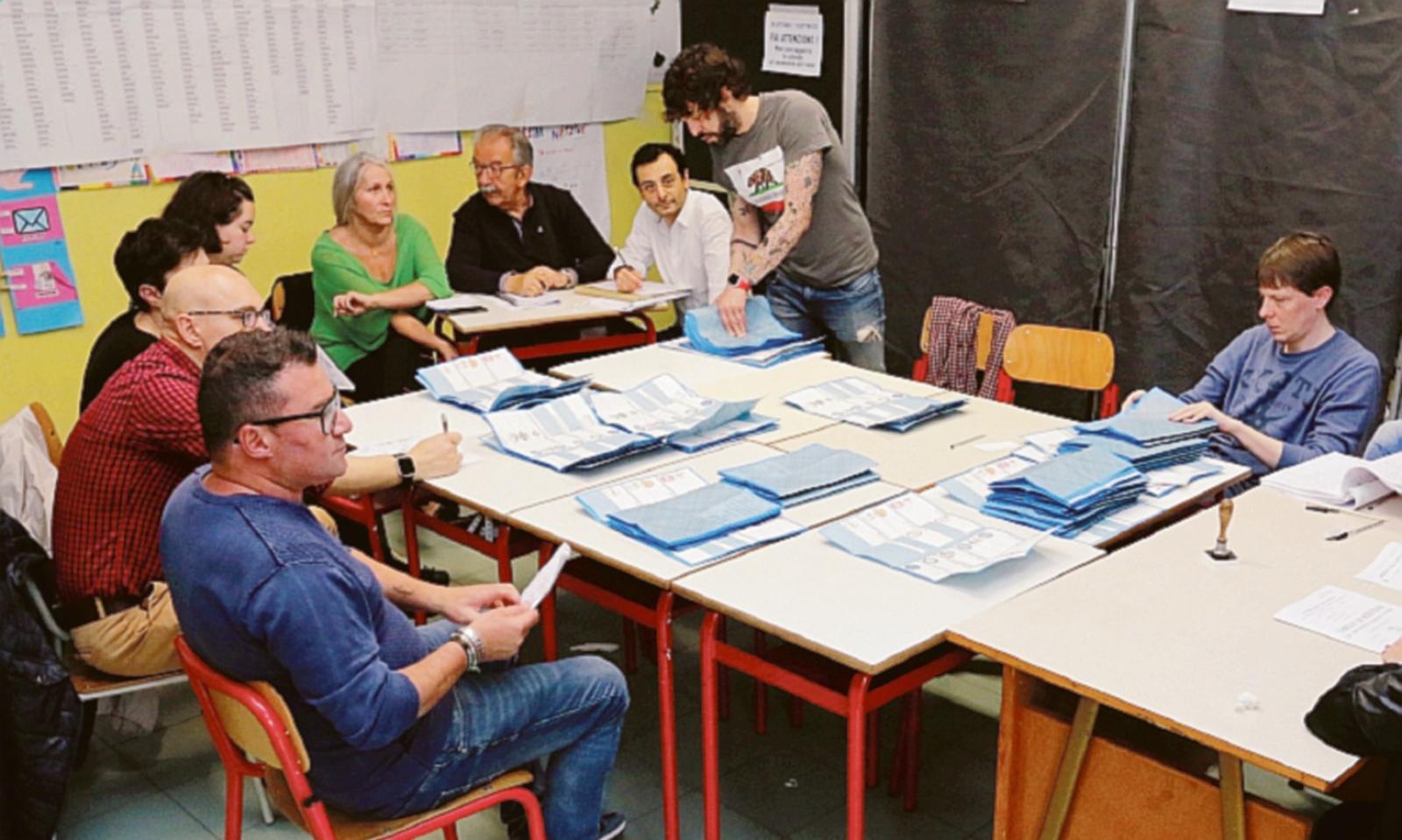 Sfida a colpi di preferenze tra "big" in casa Pd