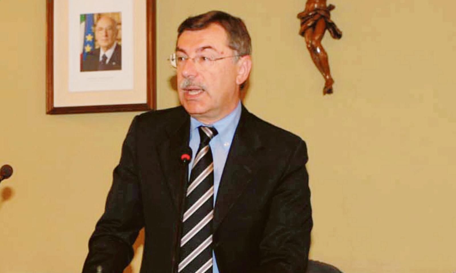 Fine era Avezz&ugrave;, &ldquo;ma io non mollo&rdquo;