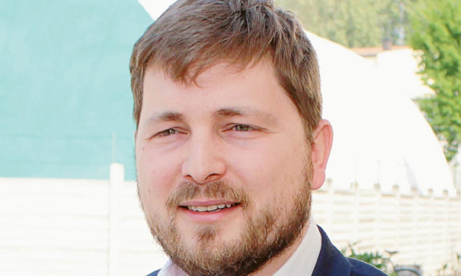 Suona gi&agrave; valzer delle poltrone