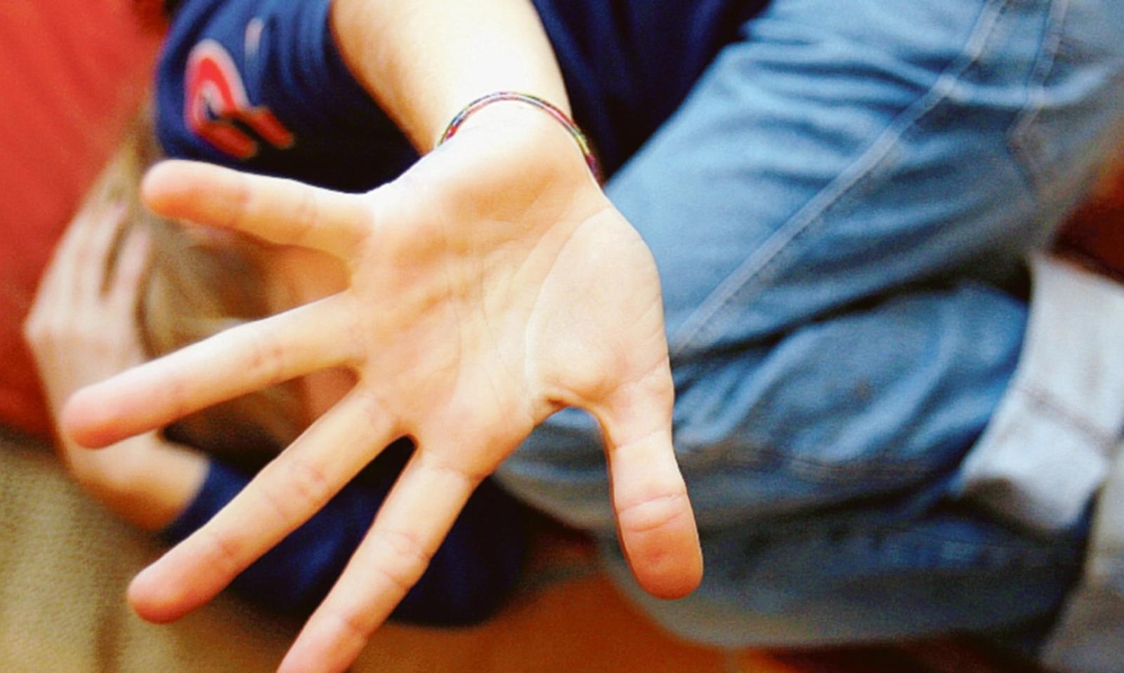 Stupra il nipotino di soli due anni