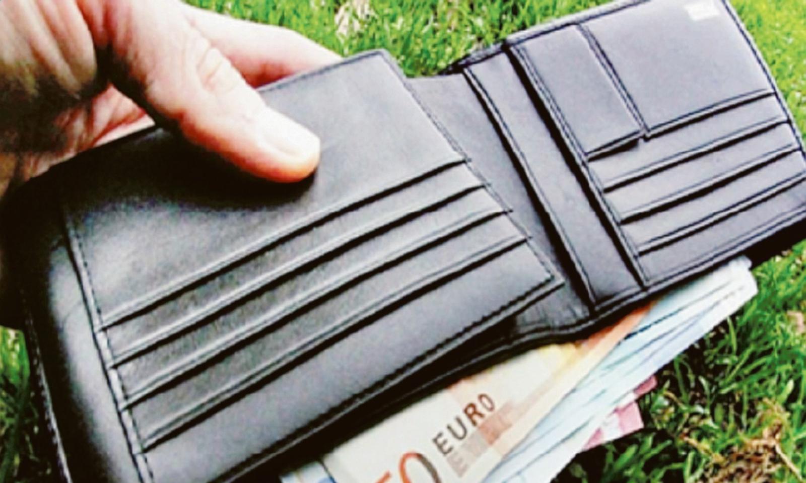 Trova portafogli e lo restituisce