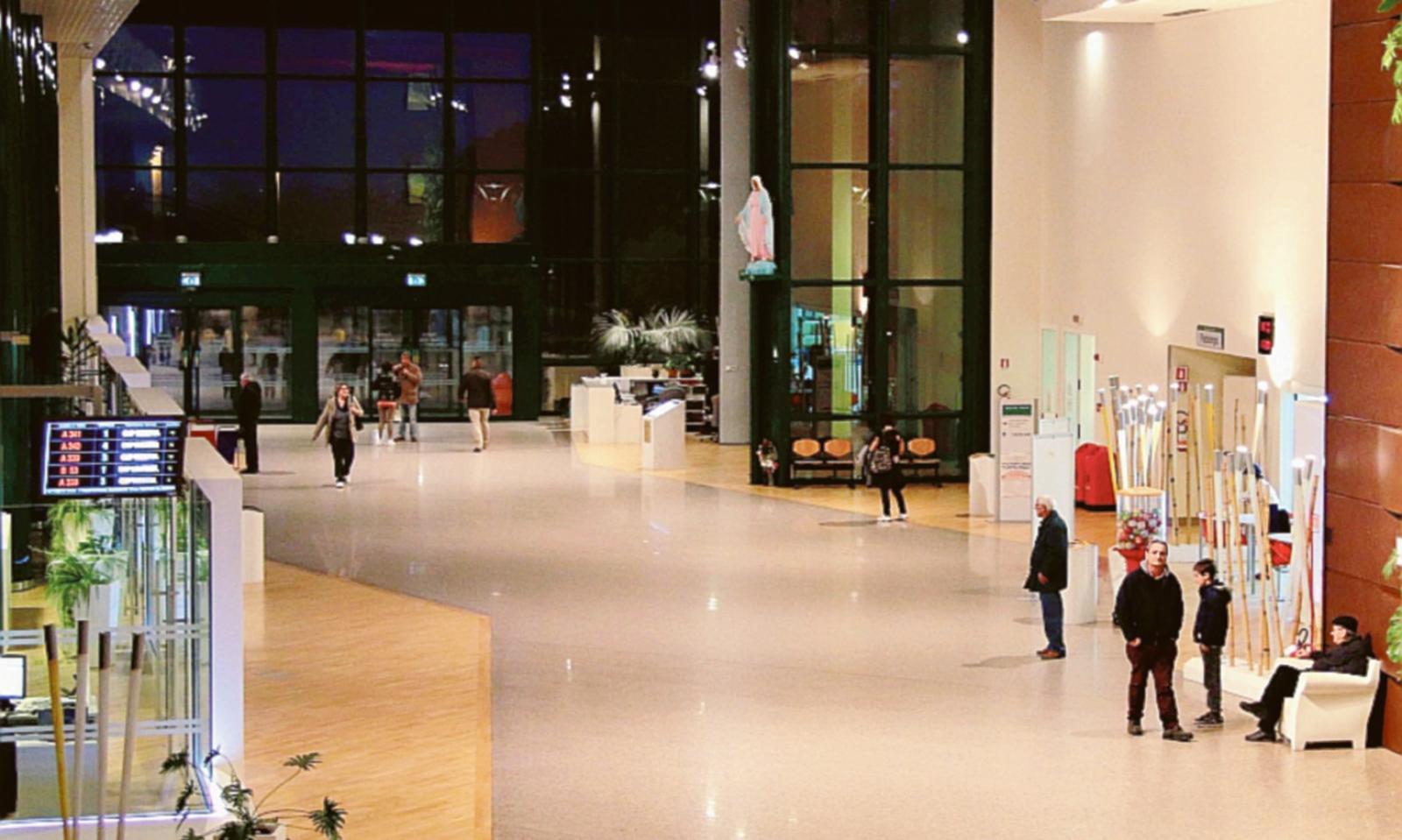 Visita dall&rsquo;oculista dopo 13 mesi: sanit&agrave; pubblica allo sfascio