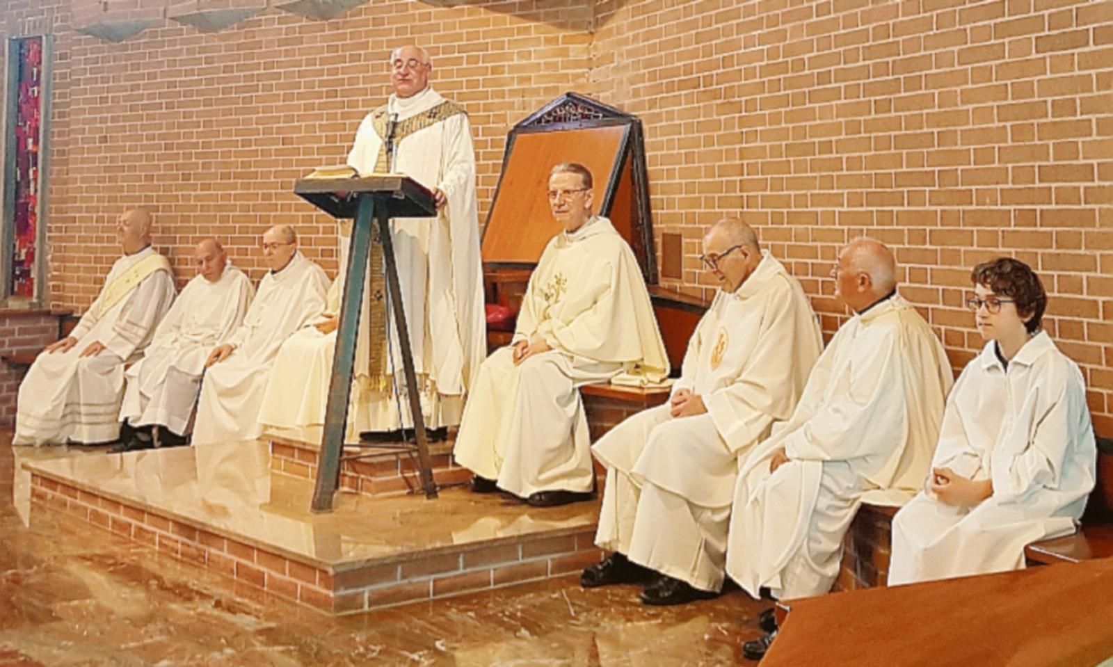 Don Guido riunisce i parroci ordinati assieme a lui nel 1963