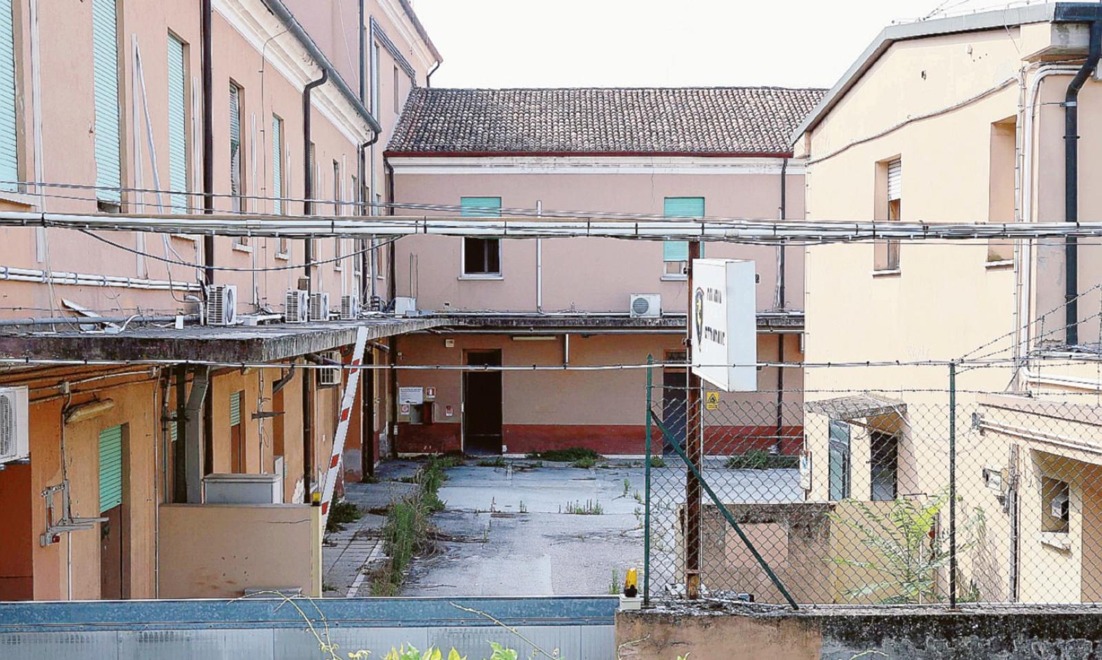 Lo Stato batte in ritirata: un altro buco nero nel vicolo