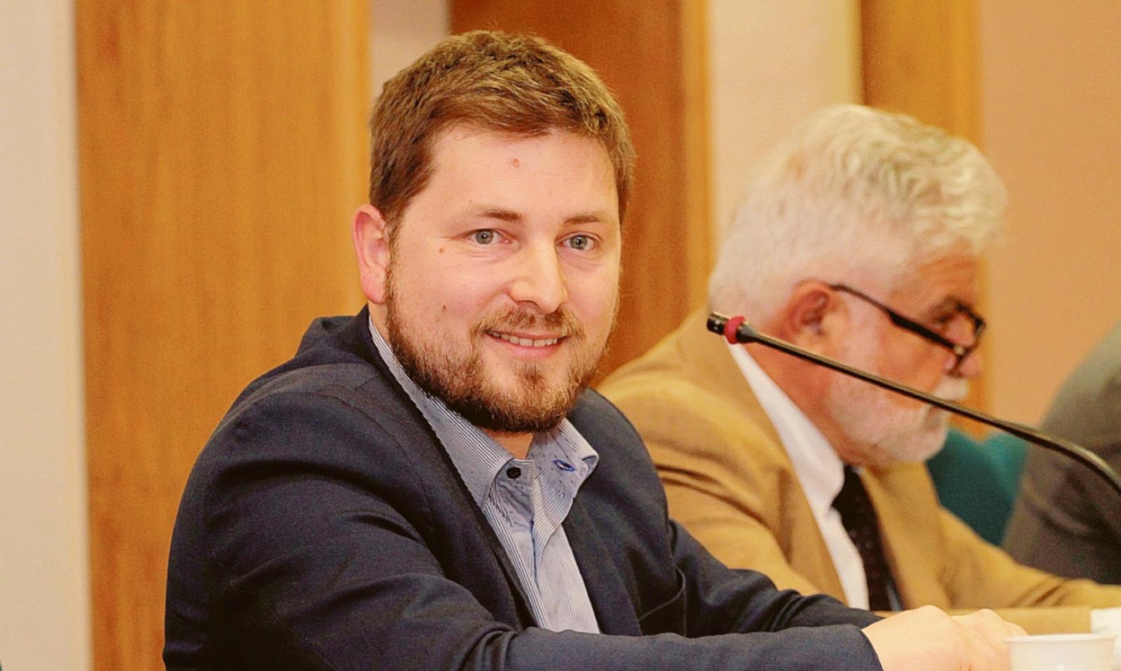 Asm, Du&ograve; (per ora) resta al suo posto