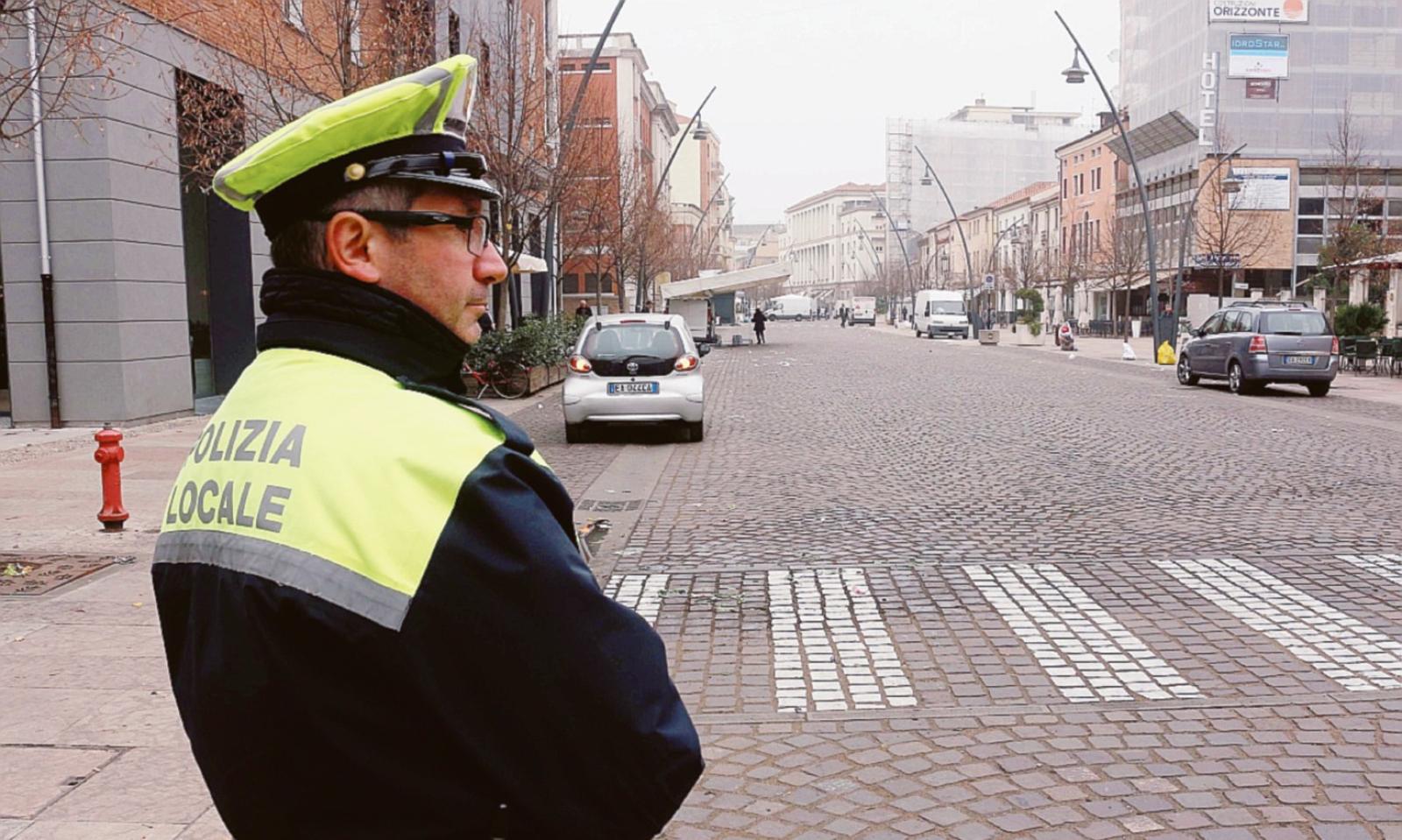 &ldquo;Pistole ai vigili: &egrave; un obbligo&rdquo;