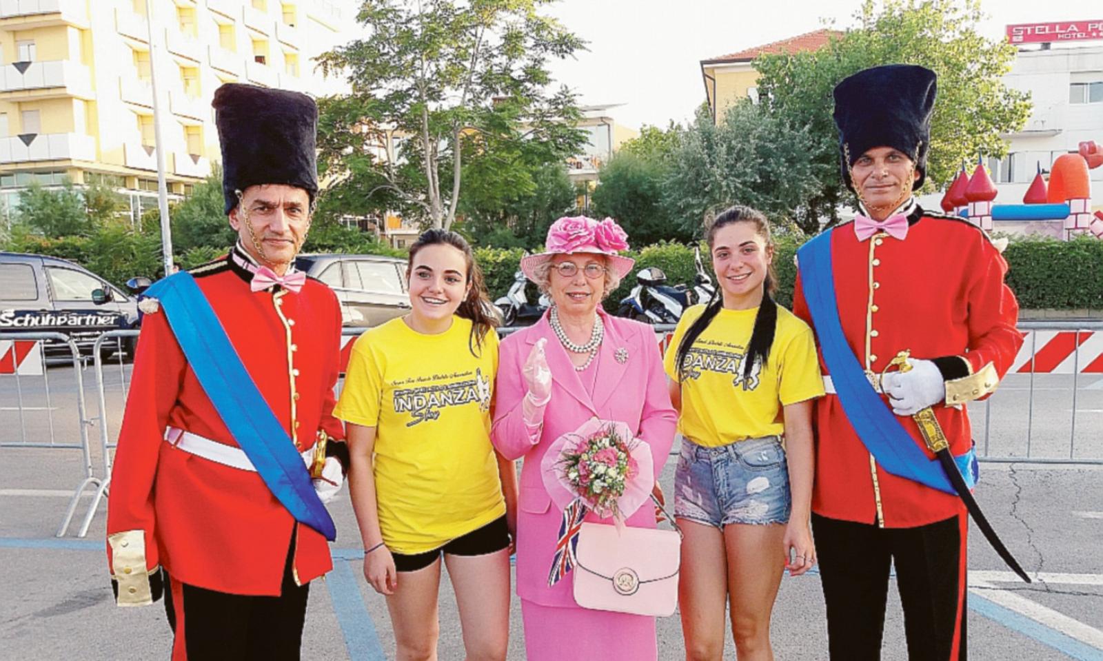 The Queen incanta anche Riccione