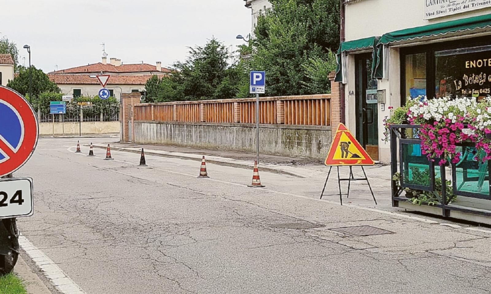Marciapiedi, tocca a Largo Carducci