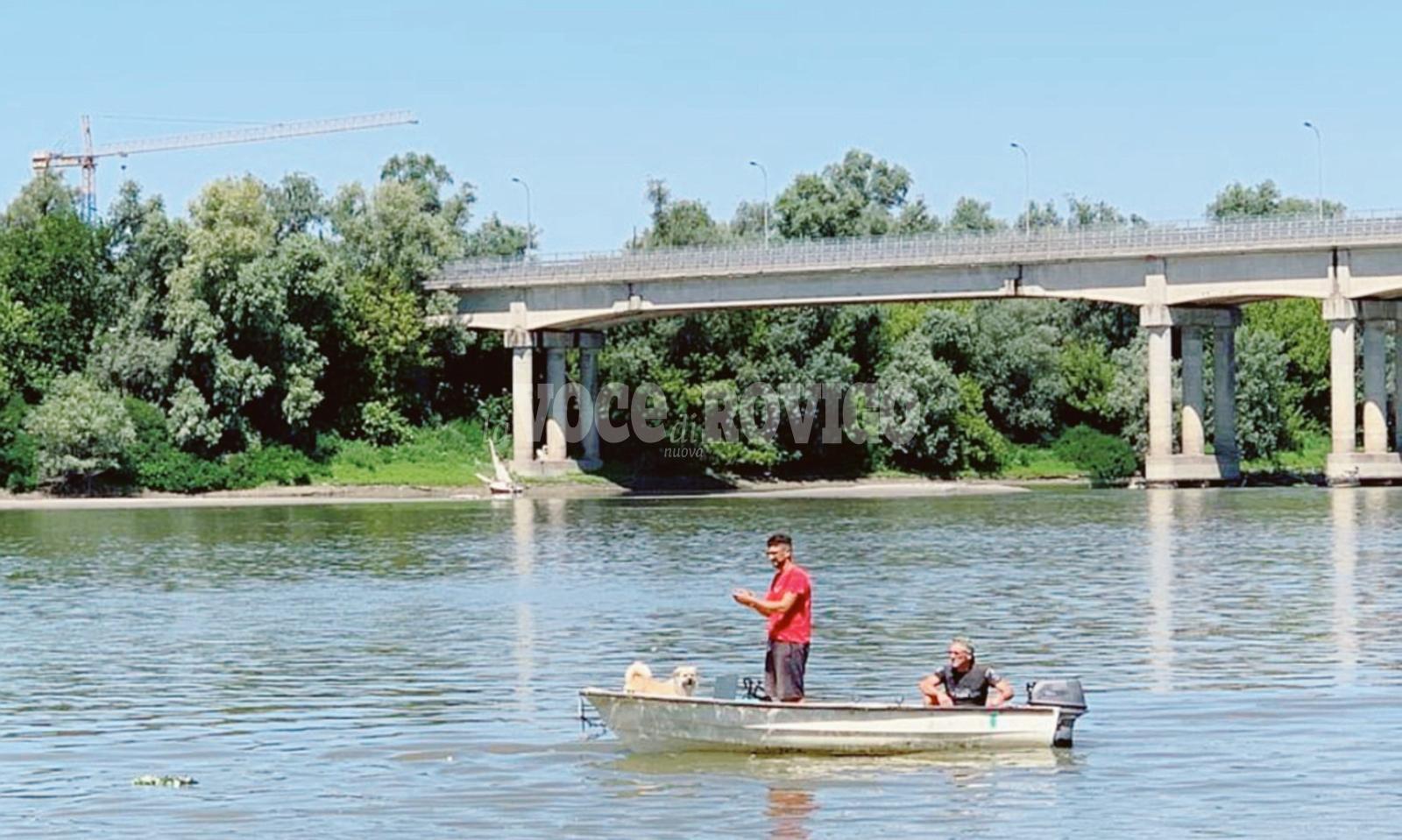 Prove di tenuta per il ponte sul Po