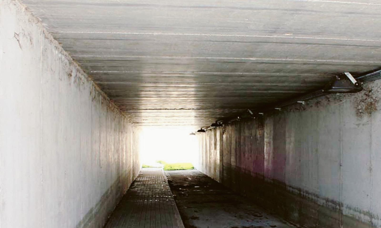 Sottopasso della ciclabile buio pesto