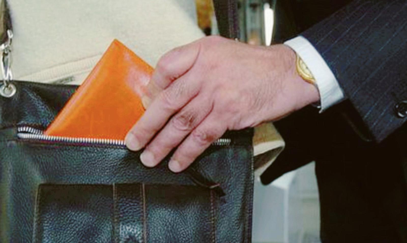 Scatta l&rsquo;allarme per i borseggi