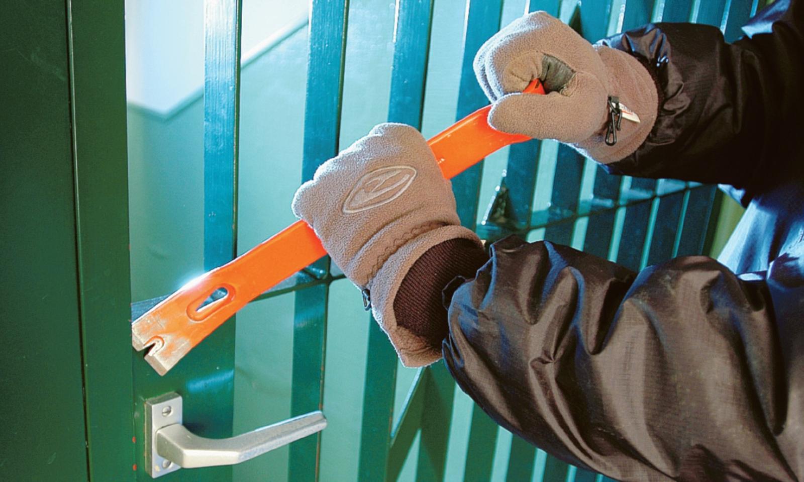 Ladri maldestri tentano il raid