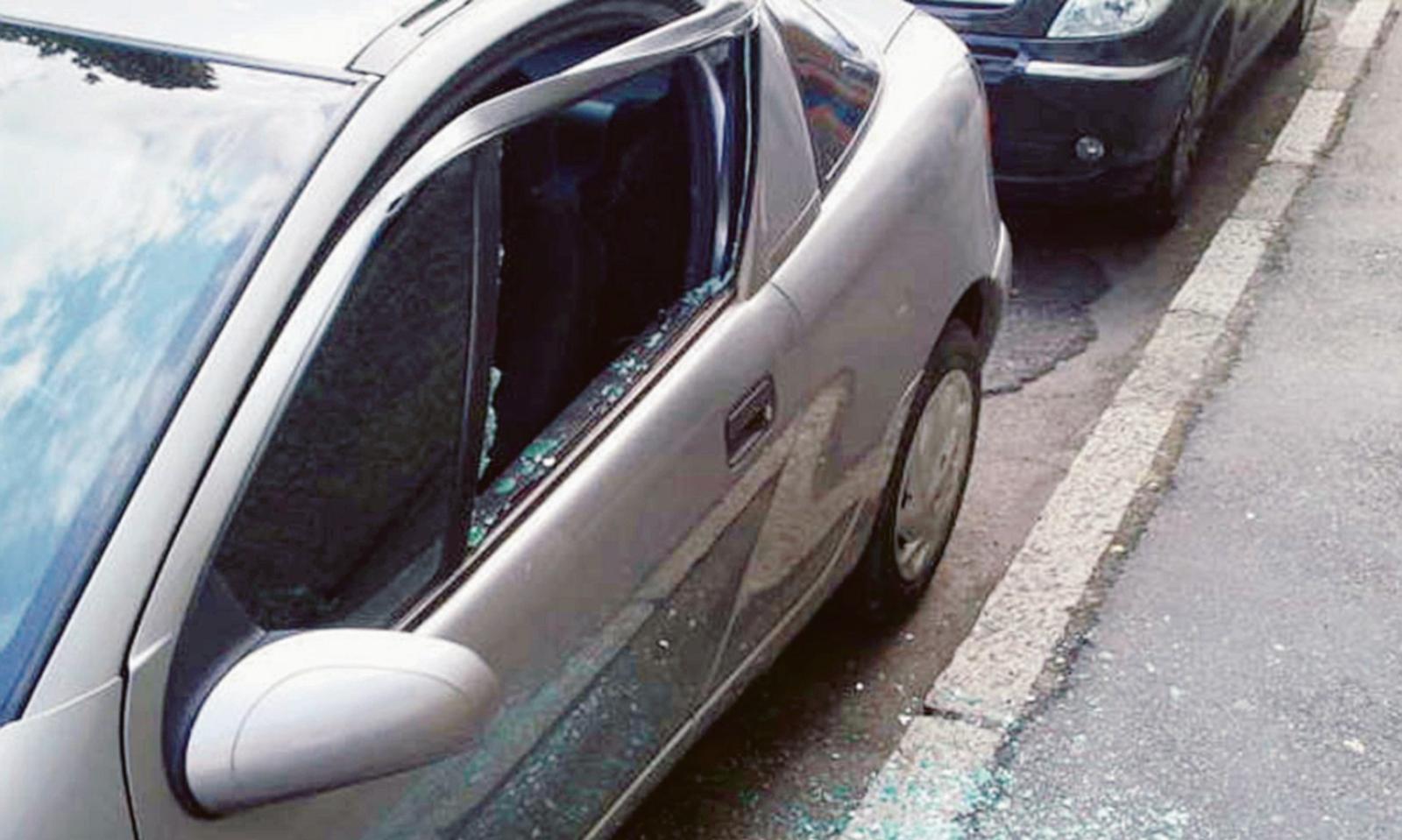 Raid sulle auto, furti nella notte