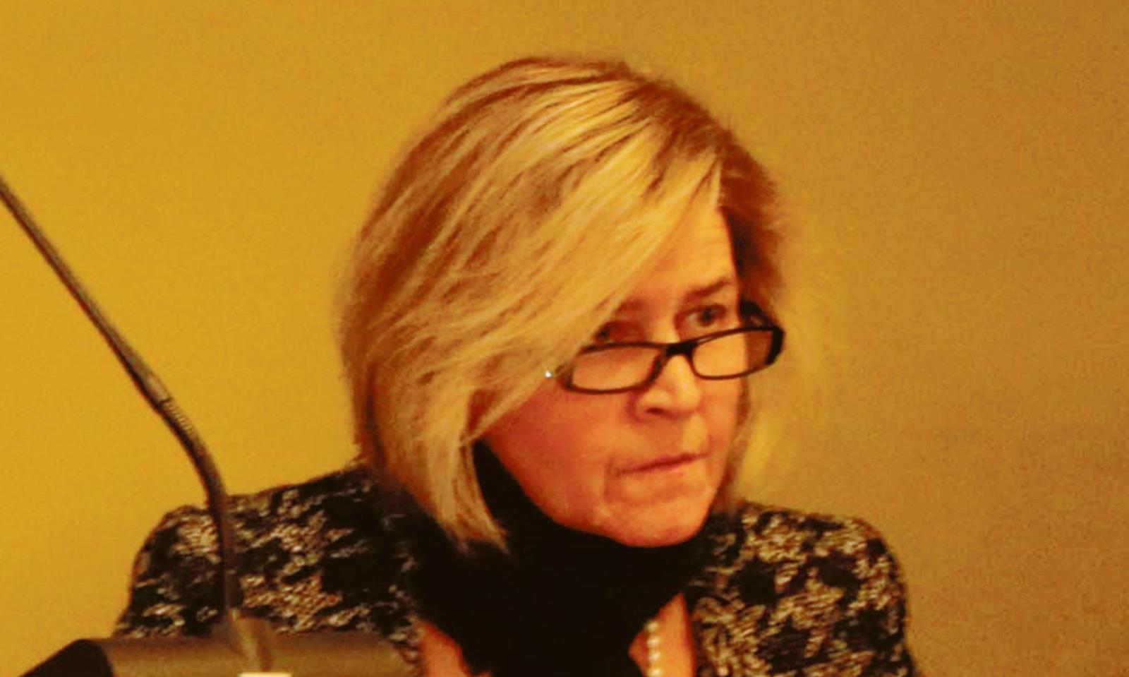 Il segretario prepara la valigia