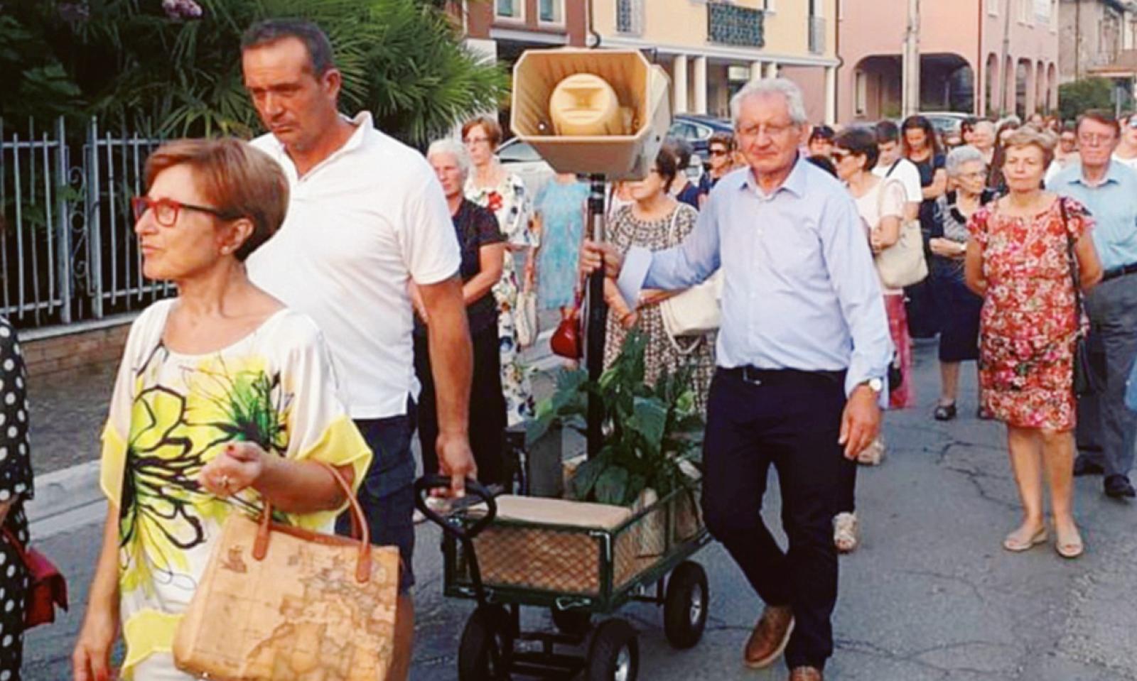 Processione per la Madonna