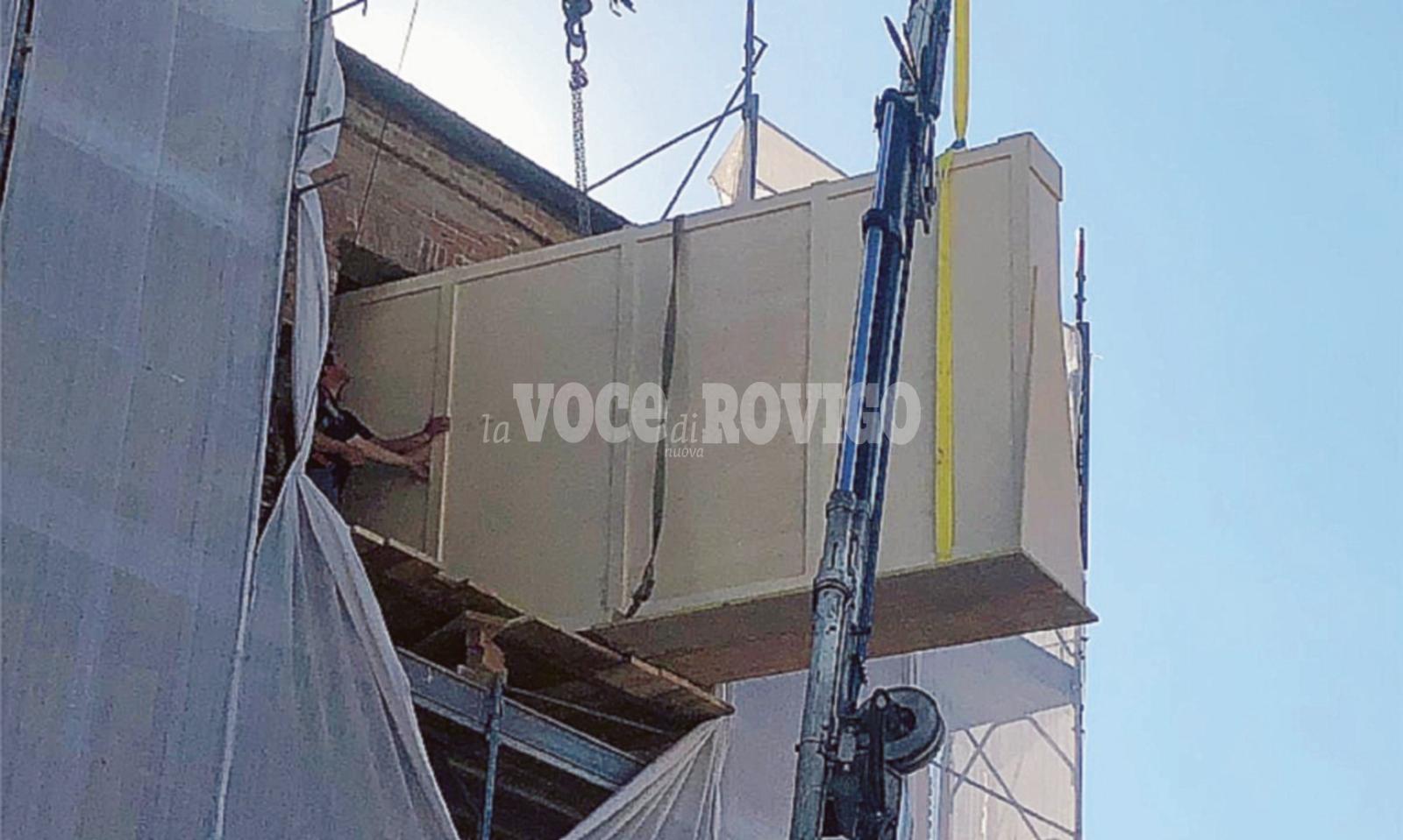 Il Cenacolo esce dalla finestra