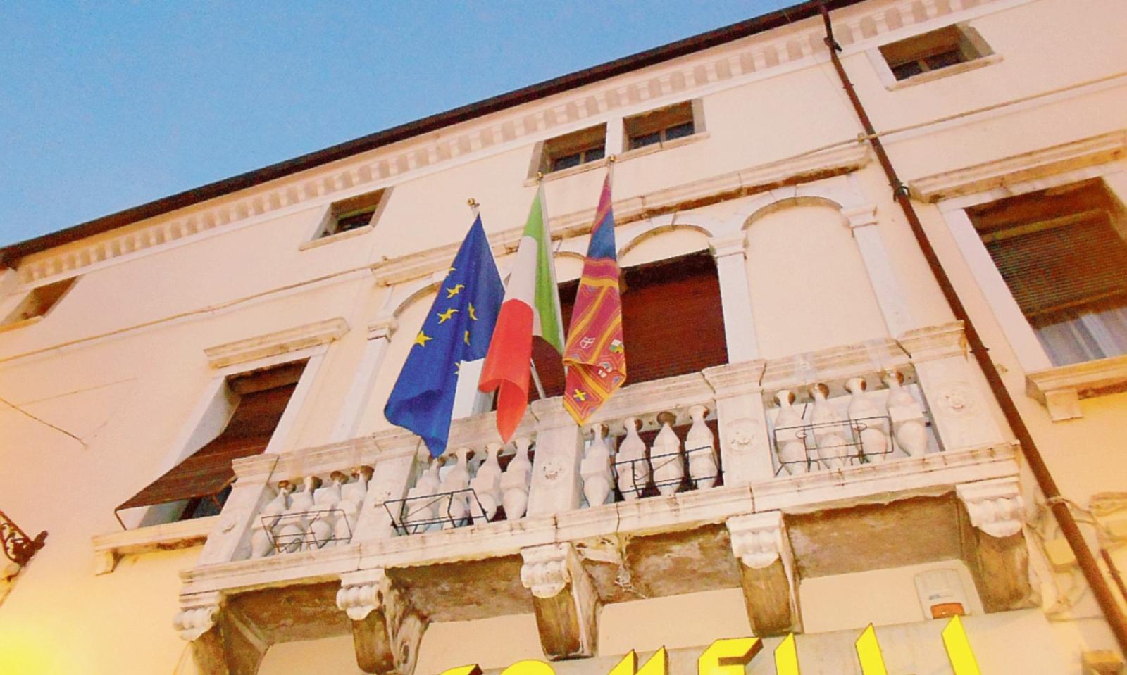 A casa in malattia, &ldquo;era al bar&rdquo;