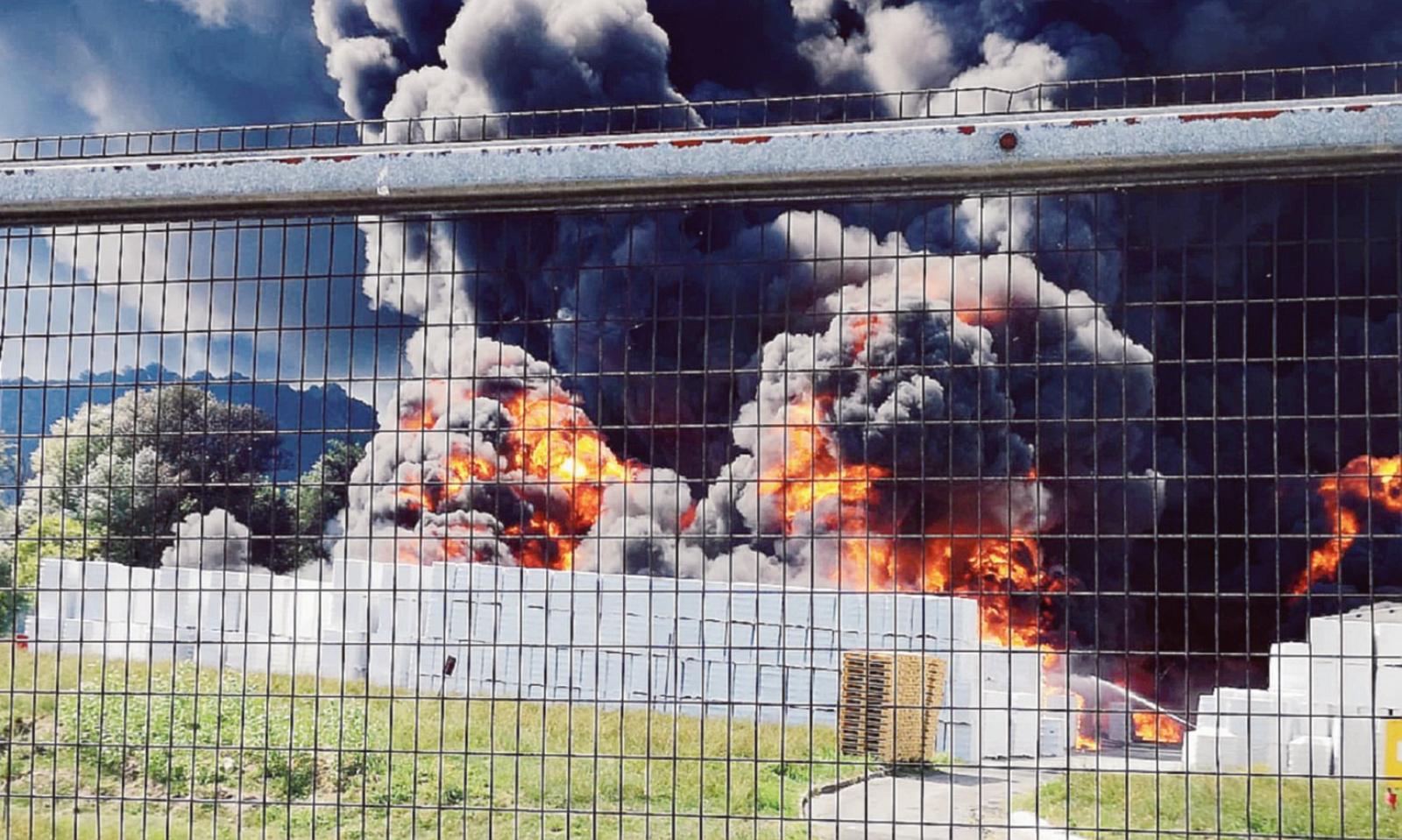 &ldquo;Aria irrespirabile e incubo diossina&rdquo;