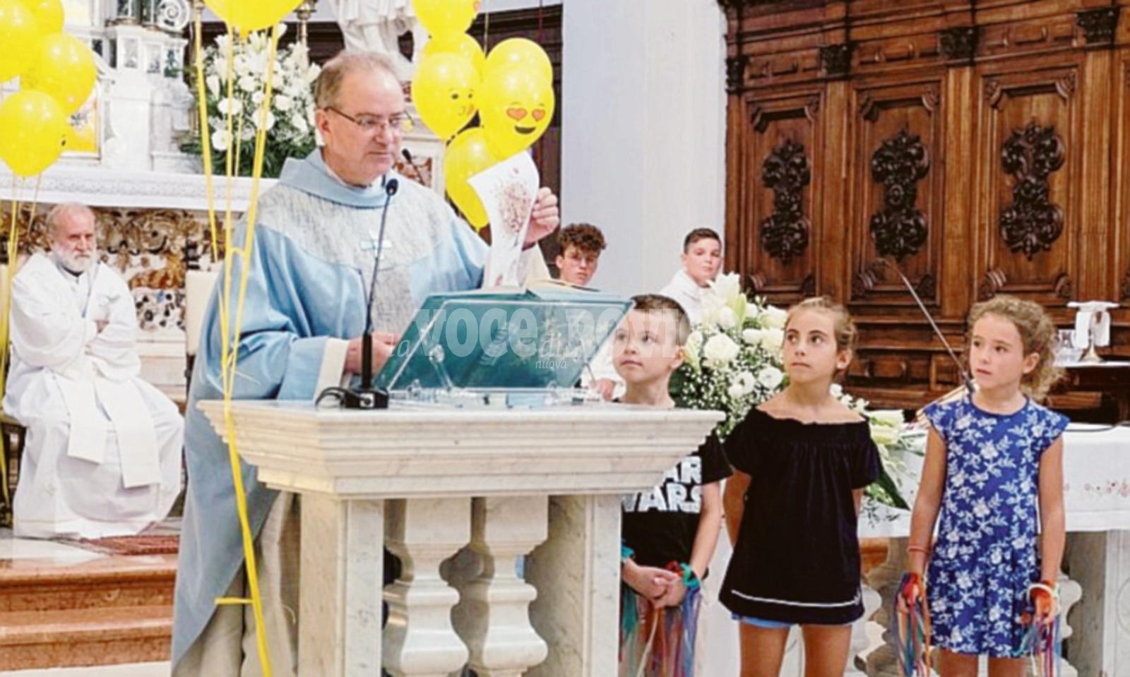 Don Giuseppe, il saluto &egrave; con gli emoticon