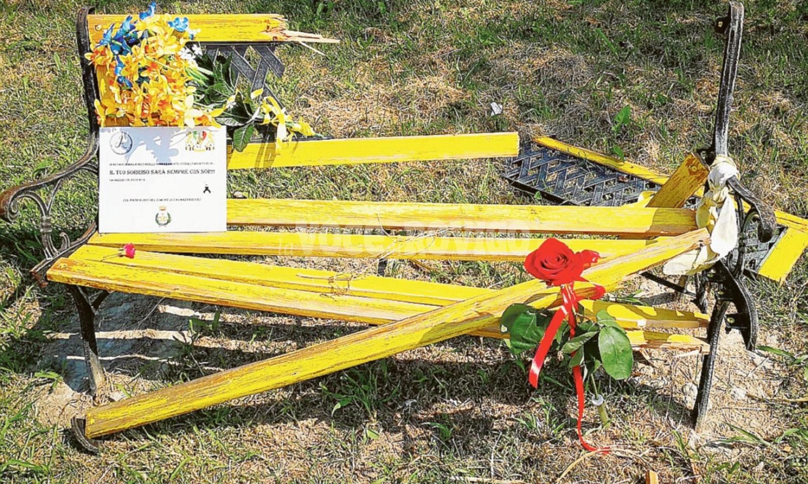 &ldquo;La panchina? La lasciamo rotta perch&eacute; &egrave; un simbolo&rdquo;