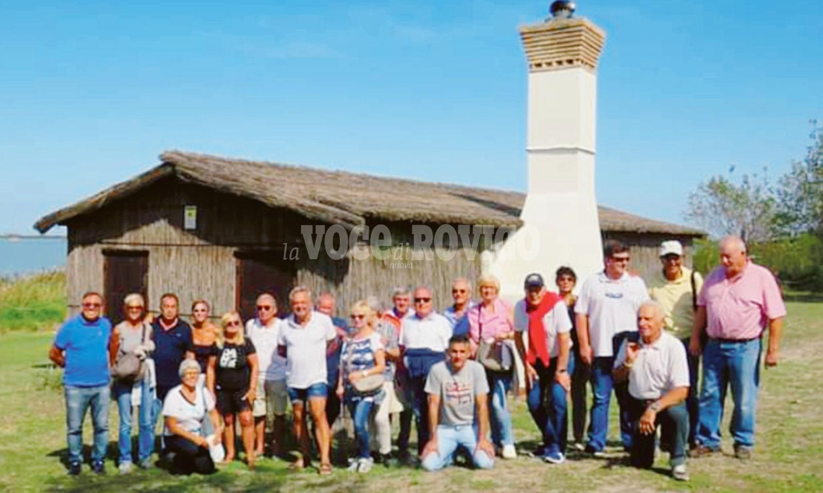 Cavalieri e guardie d'onore in gita nel Delta