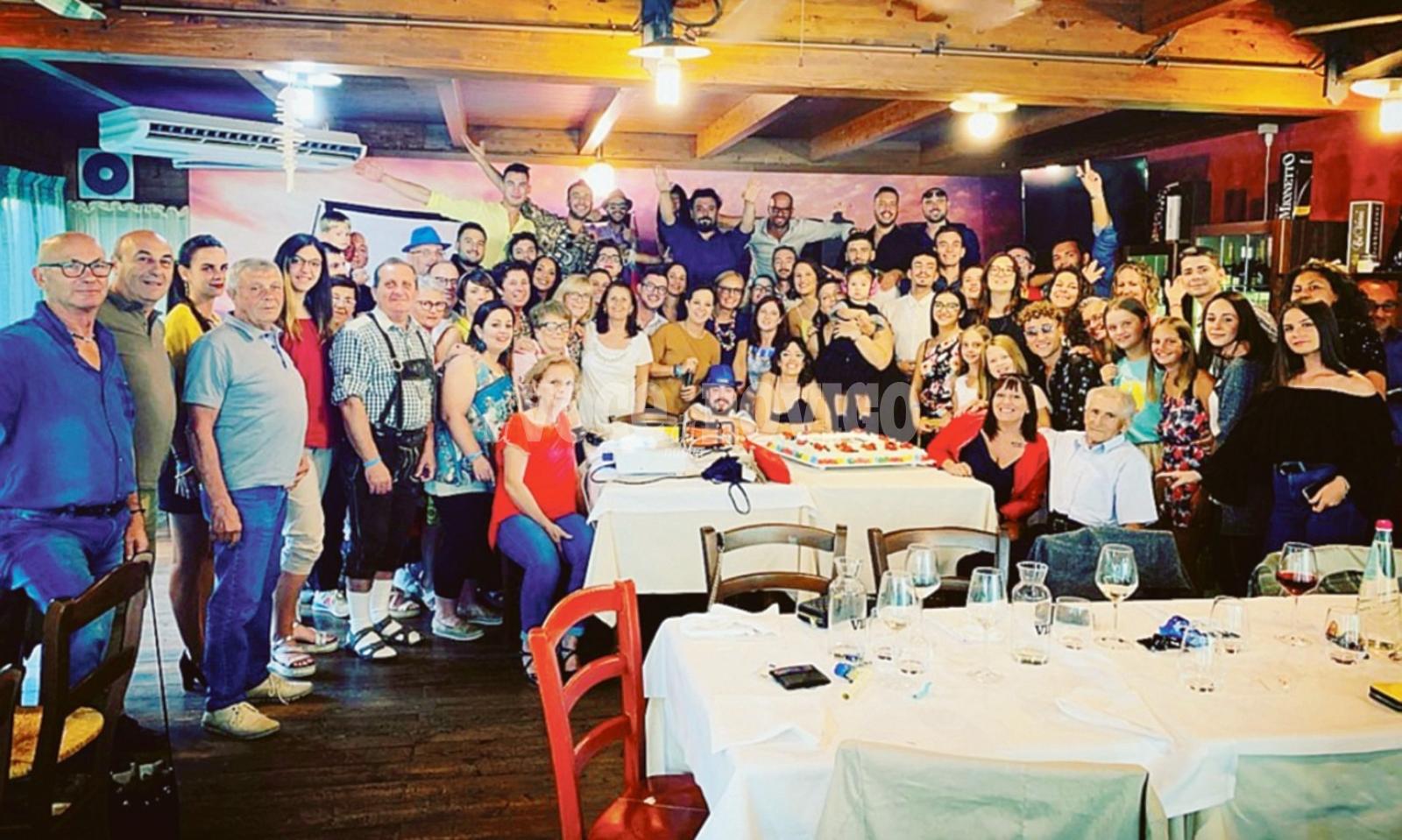 Calabroni, conviviale per 70