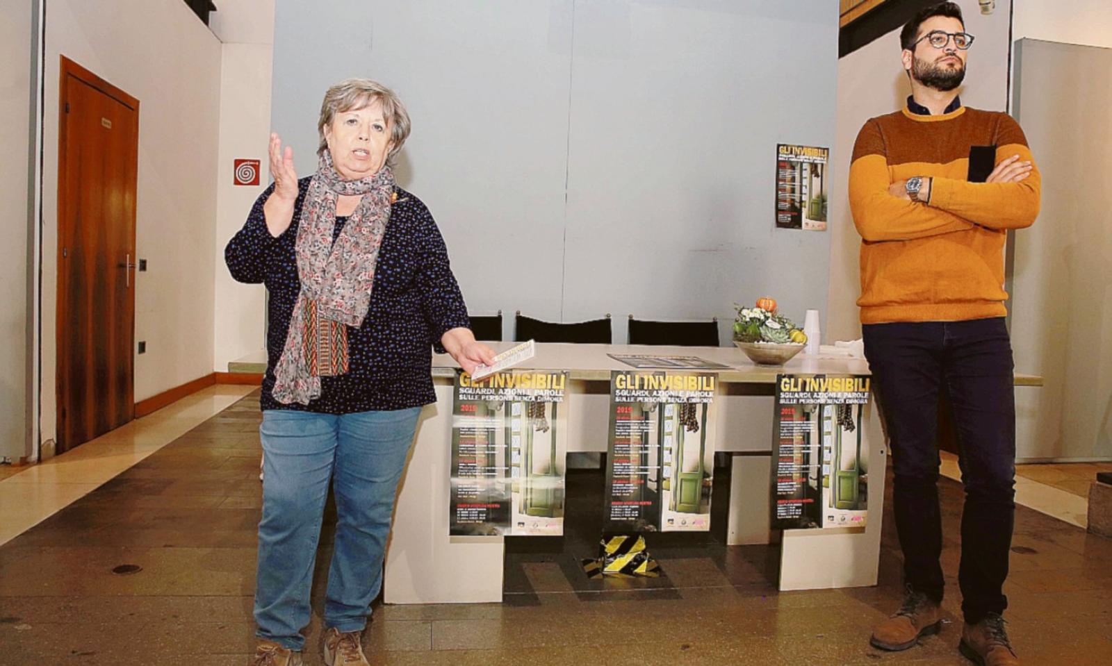 La citt&agrave; dei mille clochard: "Luce sugli invisibili"