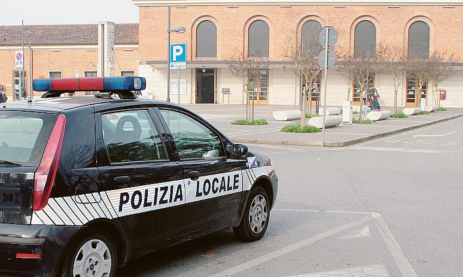 Serve un parcheggio per i pendolari: pochi posti e tante multe