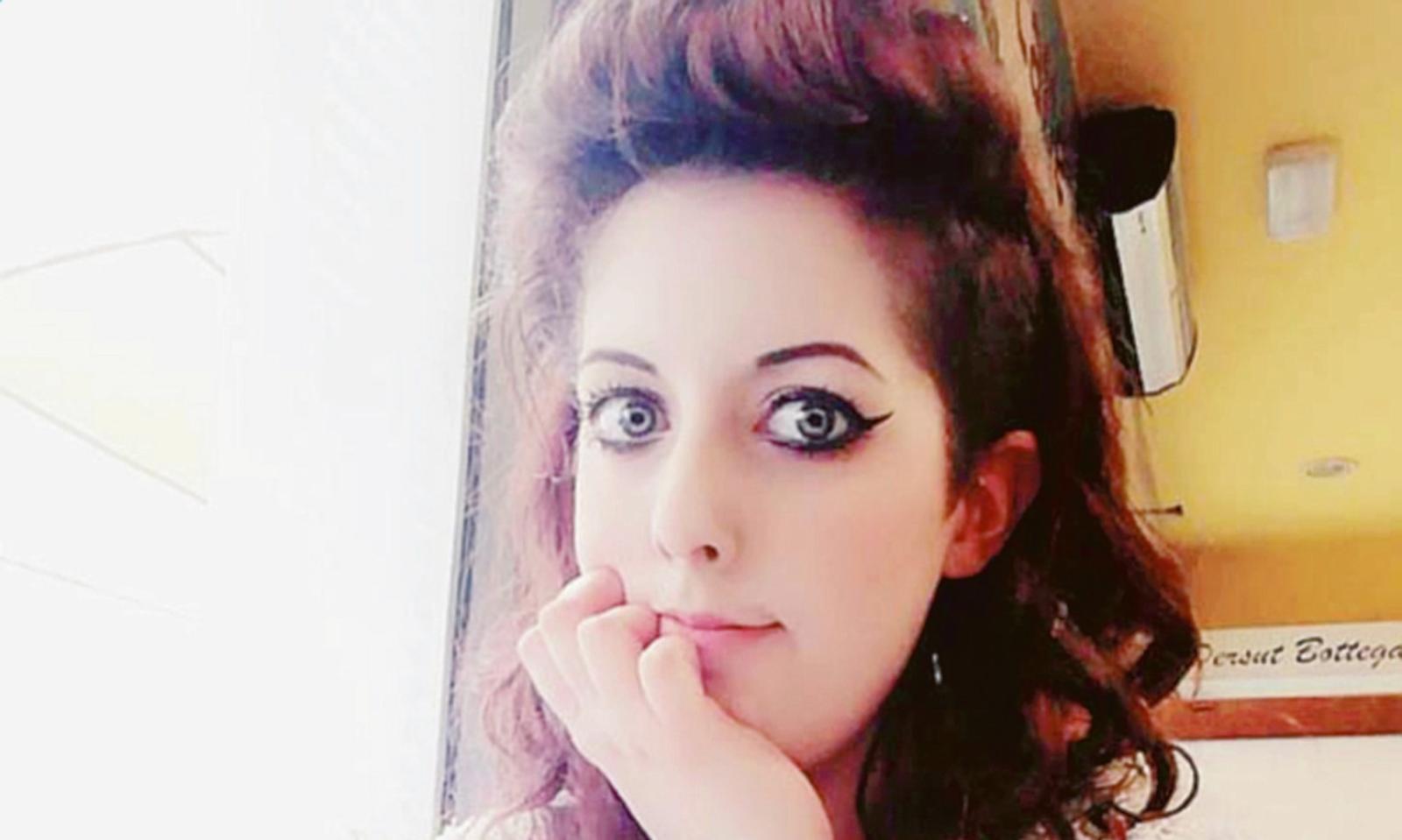 Libri serviti con pizza e birra