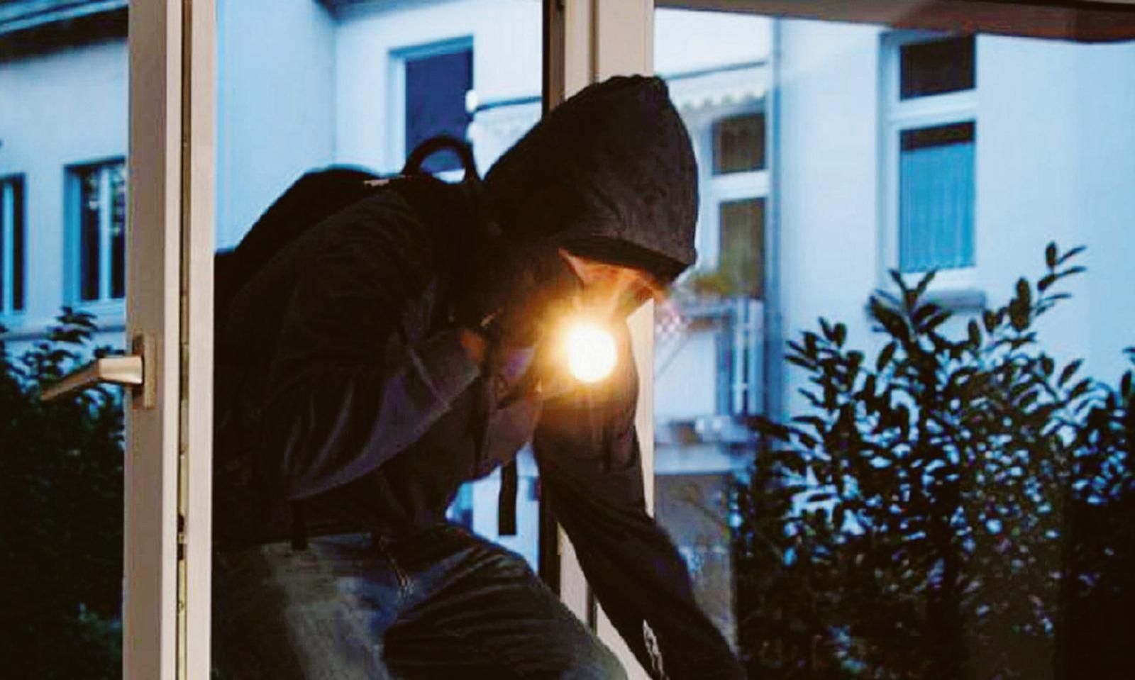 Case svaligiate, paura nei quartieri