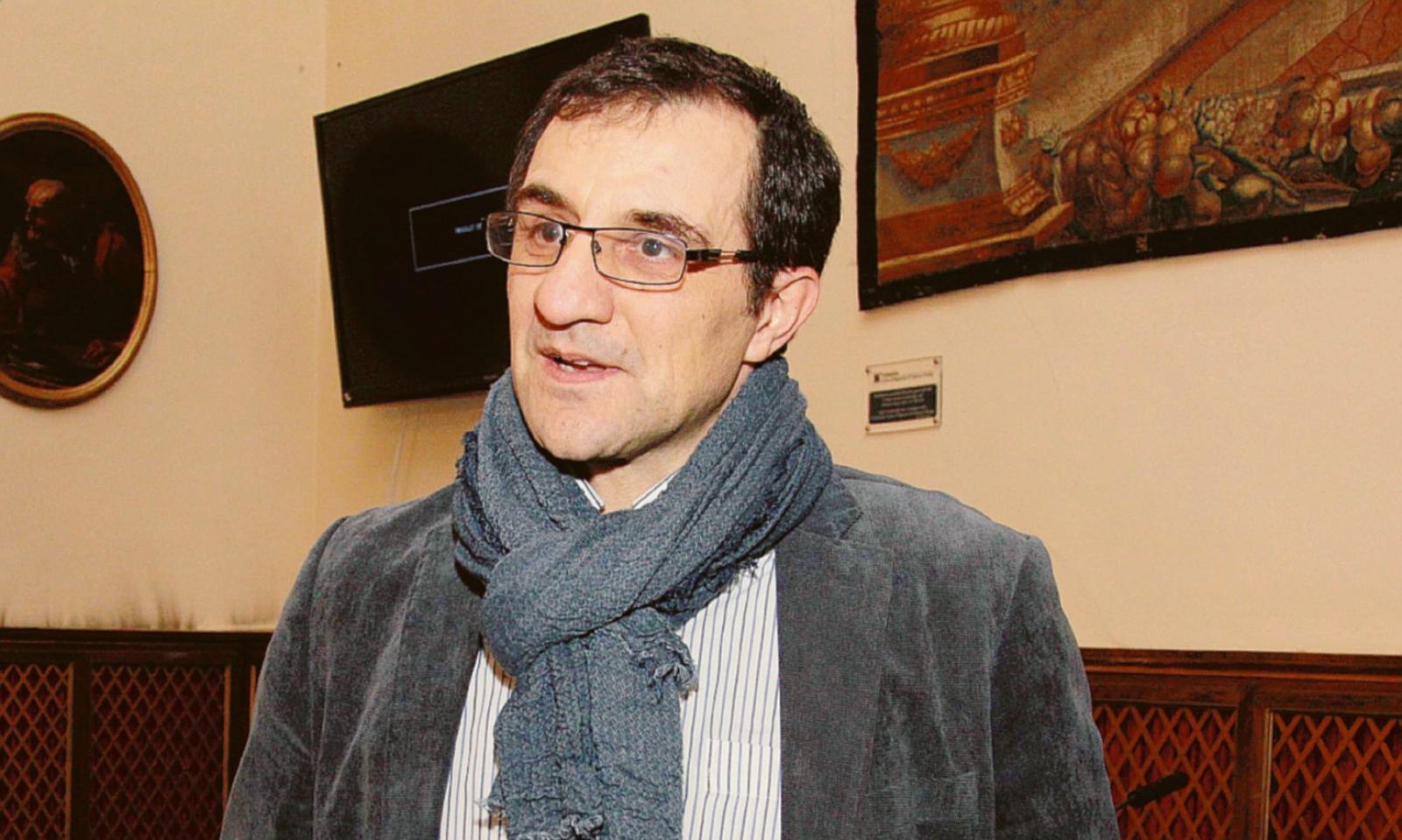 Tutto tace e la piazza resta deserta fino a maggio 